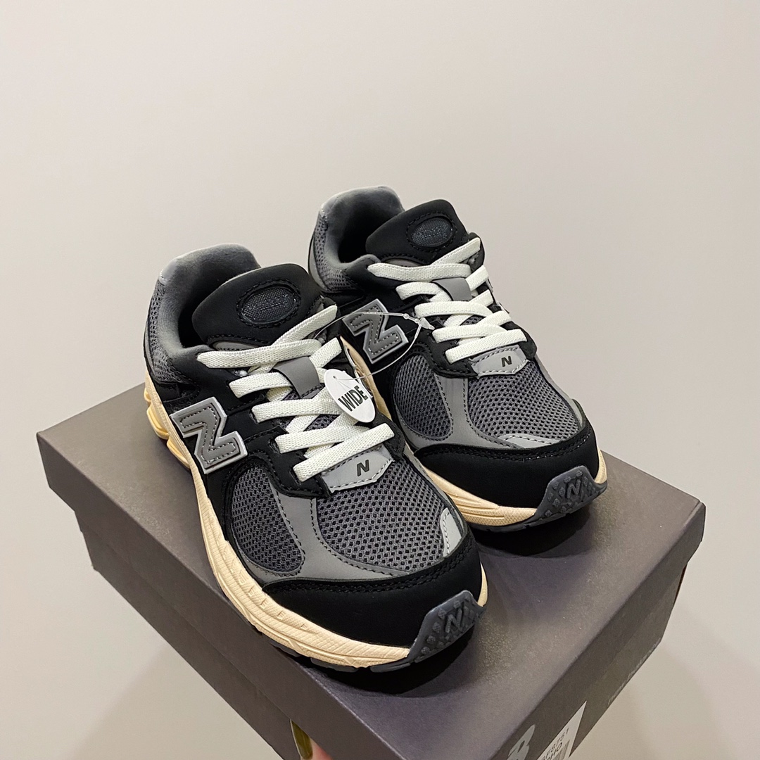 NB2002R松紧带儿童鞋缓震跑鞋尺码表🔻 尺码：26-37 📣不同品牌，不同系列的鞋子，鞋码存在差异 所以一定要量一下宝宝脚长 根据宝宝脚➕1.5cm选择相对应内长-选品中心