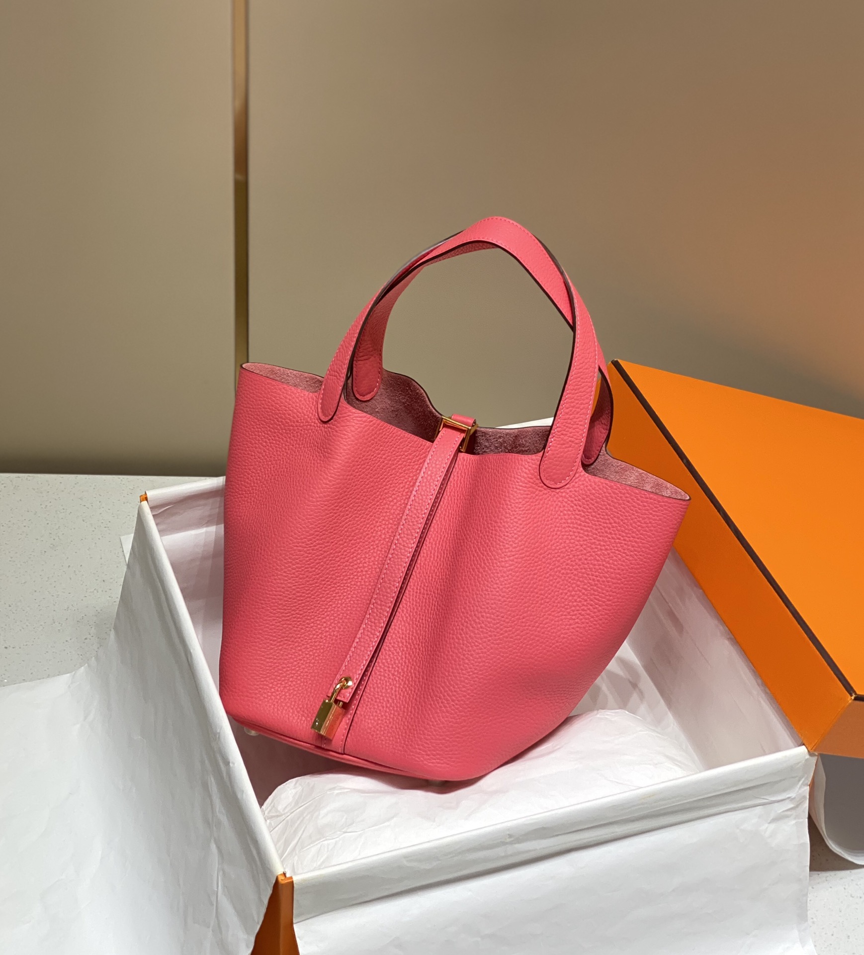 NO:879461,Lipstick powder gold buckle top details as shown in the picture, Hermes, hermes, Hermes,19860909唇膏粉 金扣 顶级 细节如图,爱马仕,hermes,Hermes,,Bag