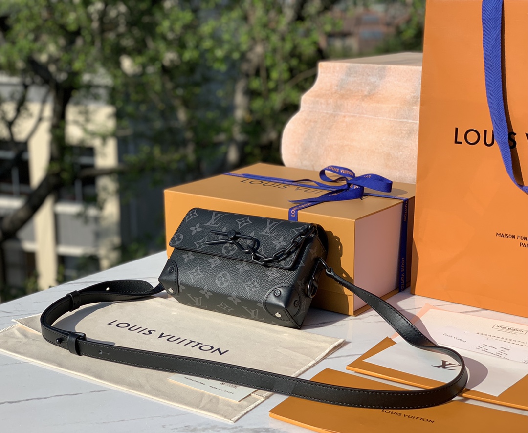 🌼 m81783尺寸18-11-6.5cmLv 22新款秋冬老花盒子包，steamer又一断货王，国外渠