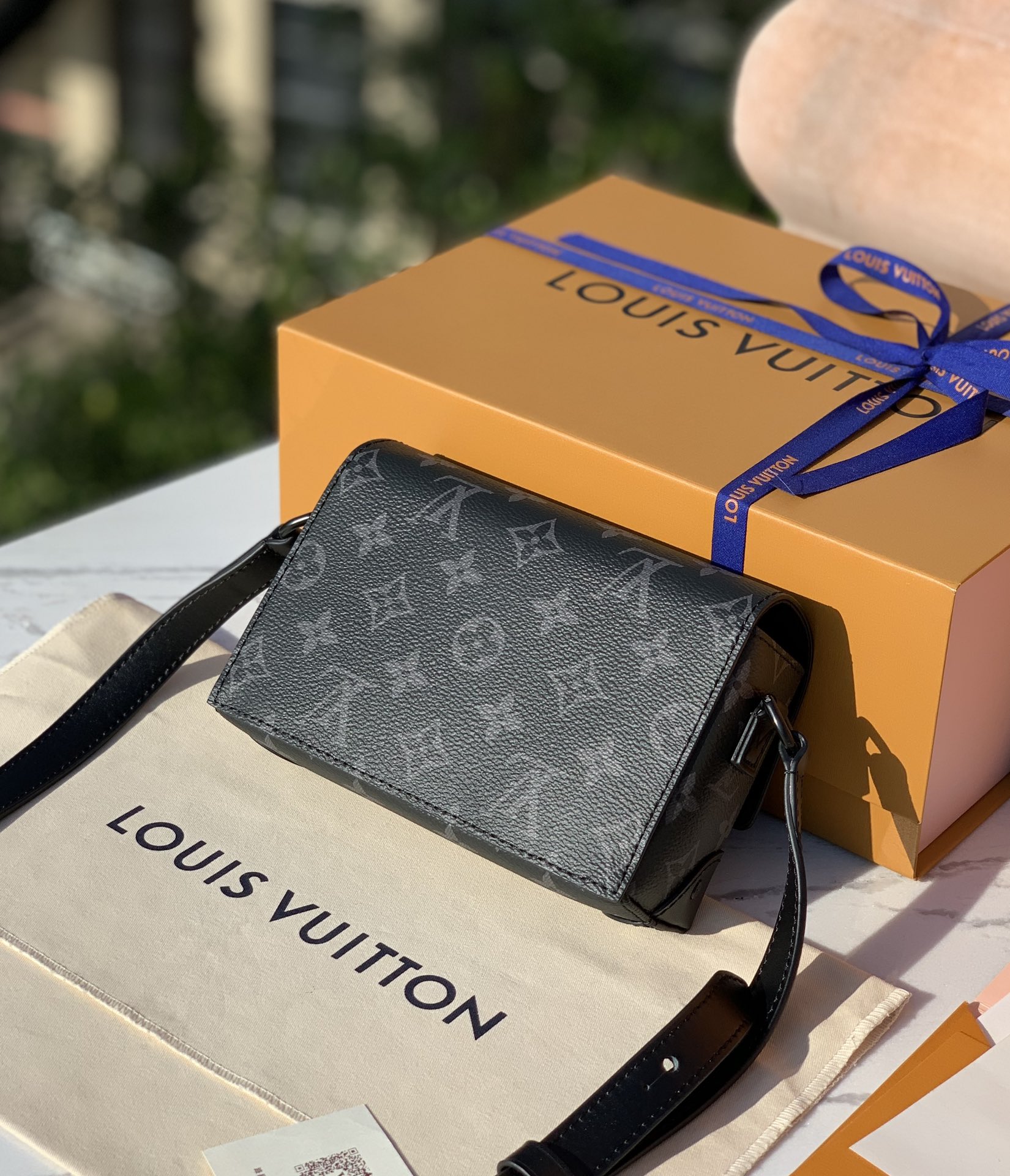 🌼 m81783尺寸18-11-6.5cmLv 22新款秋冬老花盒子包，steamer又一断货王，国外渠