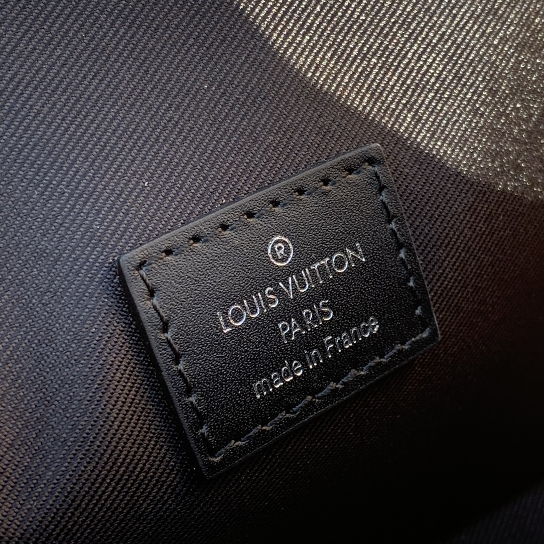 🌼 m81783尺寸18-11-6.5cmLv 22新款秋冬老花盒子包，steamer又一断货王，国外渠