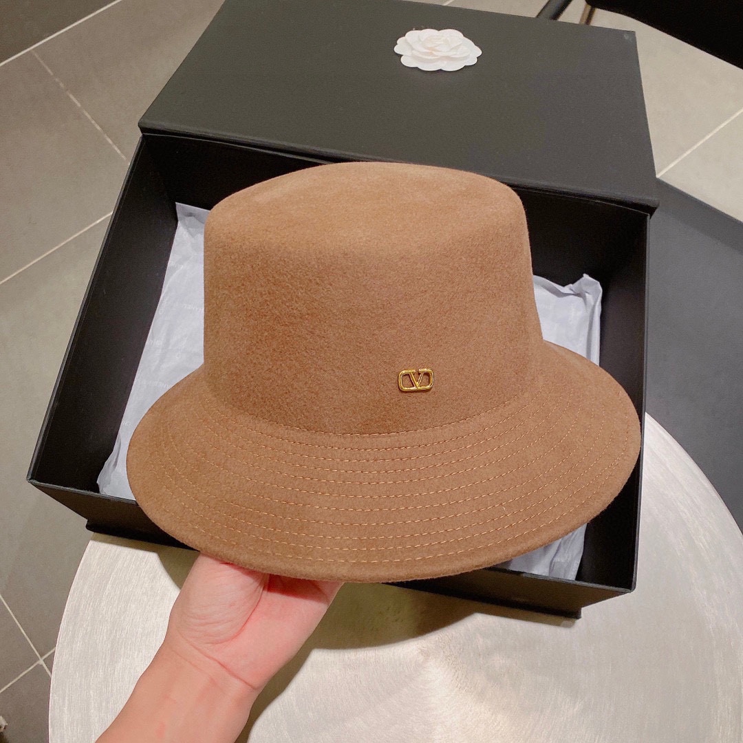 Valentino Hats Bucket Hat Straw Hat Black Wool Fall/Winter Collection