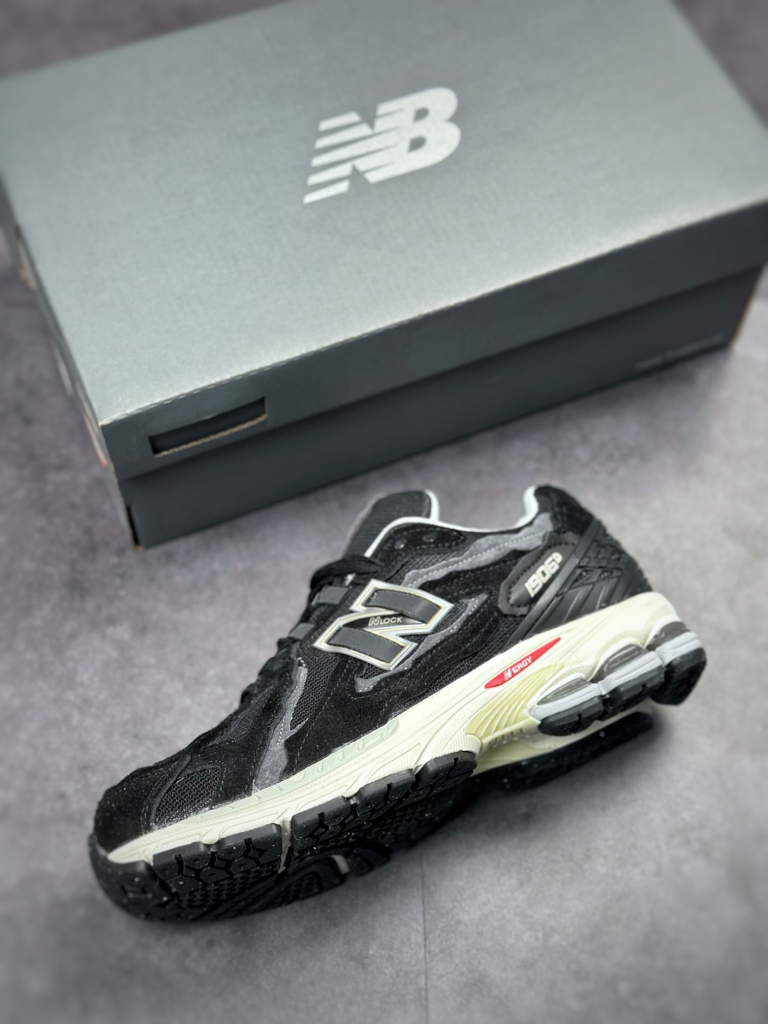 220 New Balance M1906系列 复古单品宝藏老爹鞋款M1906DB