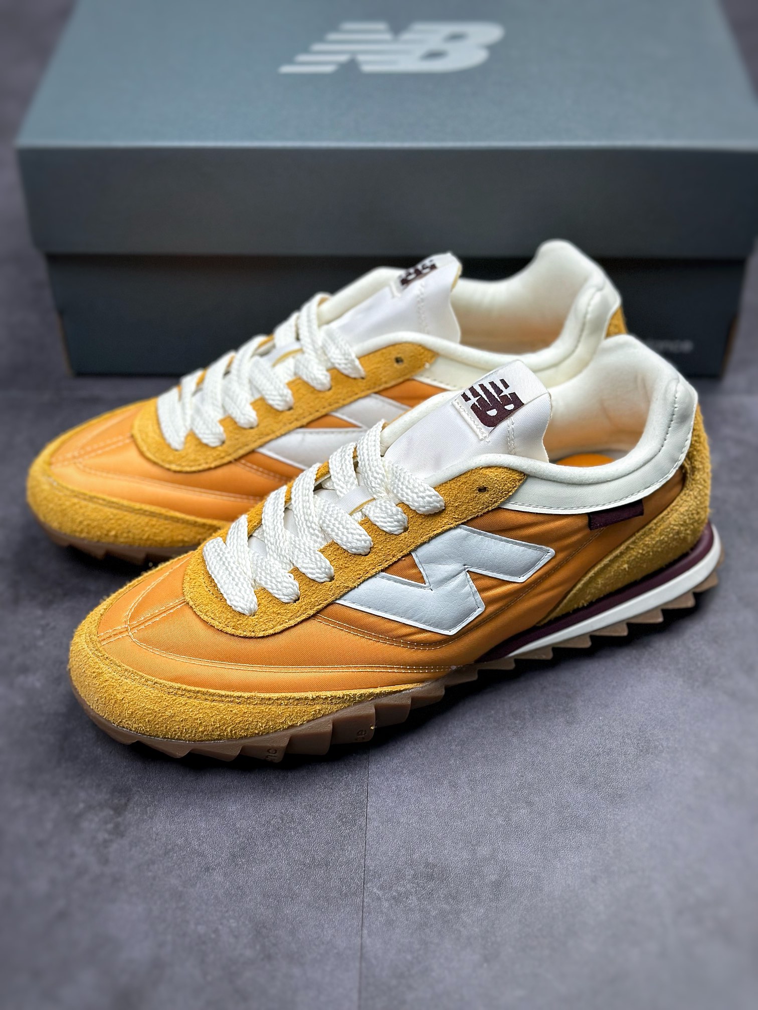 160 New Balance URC30 复古跑鞋URC30GG