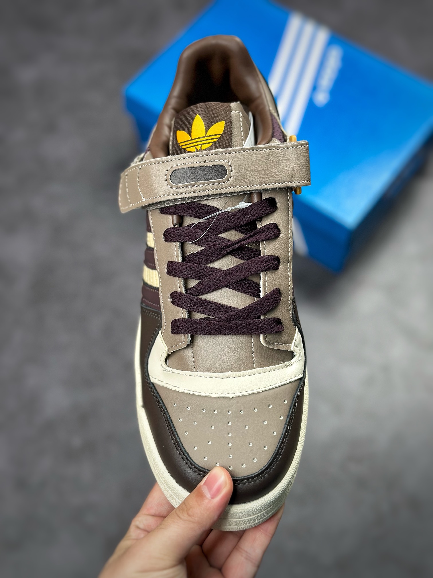 180 阿迪达斯 Adidas Forum Low 低帮百搭潮流休闲运动板鞋  HQ6937