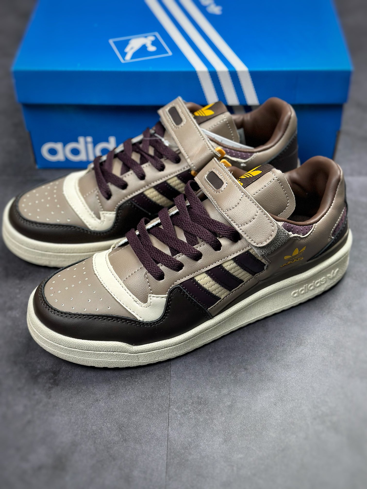 180 阿迪达斯 Adidas Forum Low 低帮百搭潮流休闲运动板鞋  HQ6937