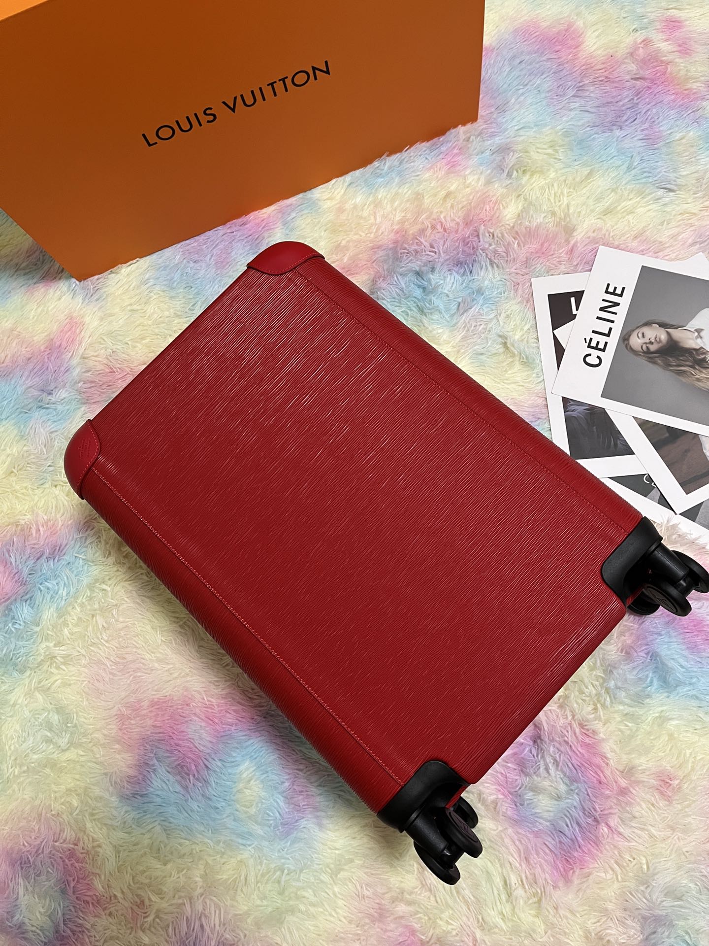 NO:269842,L.V trolley suitcase high-end goods, color-changing leather, customs lock, universal wheel, aluminum wide trolley, fashionable and atmospheric, Fan Bingbing, Li Chen, Wu Xiubo, big cousin, Jing Boran’s star style!  He is always the symbol of identity!  Series Classic Water Ripples Series Color Pink Blue Orange Black Red Size 20-inch boarding case,19860909L.V拉杆箱旅行箱高端货,变色皮,海关锁,万向轮,铝制宽拉杆时尚大气,范冰冰,李晨,吴秀波,大表姐,井柏然明星同款！总有他就是身份的象征！ 系列经典水波纹系列 颜色粉色 蓝色 橘色 黑色 红色 尺寸20寸登机箱,,luggage