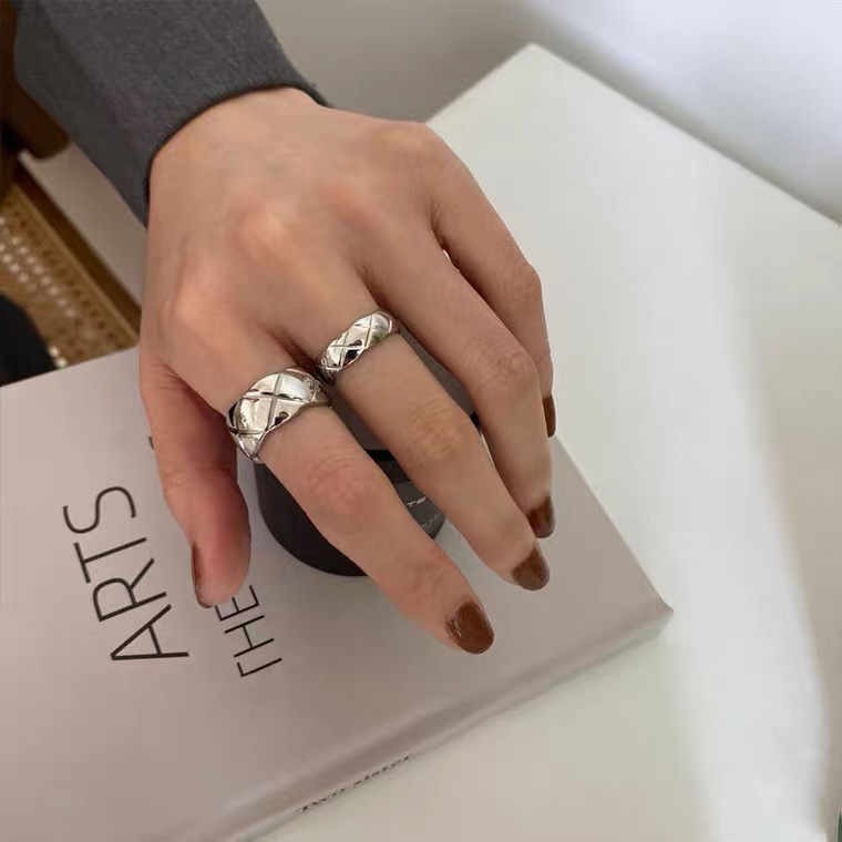 NO:102139,Narrow P-wide, finally all the codes are all here Chanel CoCo Crush Celebrities are tough selling K gold platinum Size 6#7#8#9#10#, Chanel ring, chanel,ring19860909窄p宽 终于齐码了要的来 香奈儿CoCo Crush 各路明星强硬带货 K金白金 尺寸6#7#8#9#10#,香奈儿戒指,chanel,ring,Jewelry