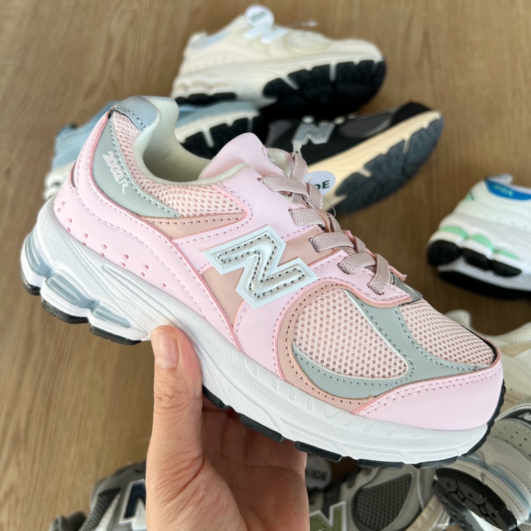 图片[2]-爆款🔥上新啦 公司级2002R童鞋👀 过年必备了吧🧨松紧带很好穿脱🤍🤍没有人能拒绝颜值这么高的童鞋了♥️♥️♥️-选品中心