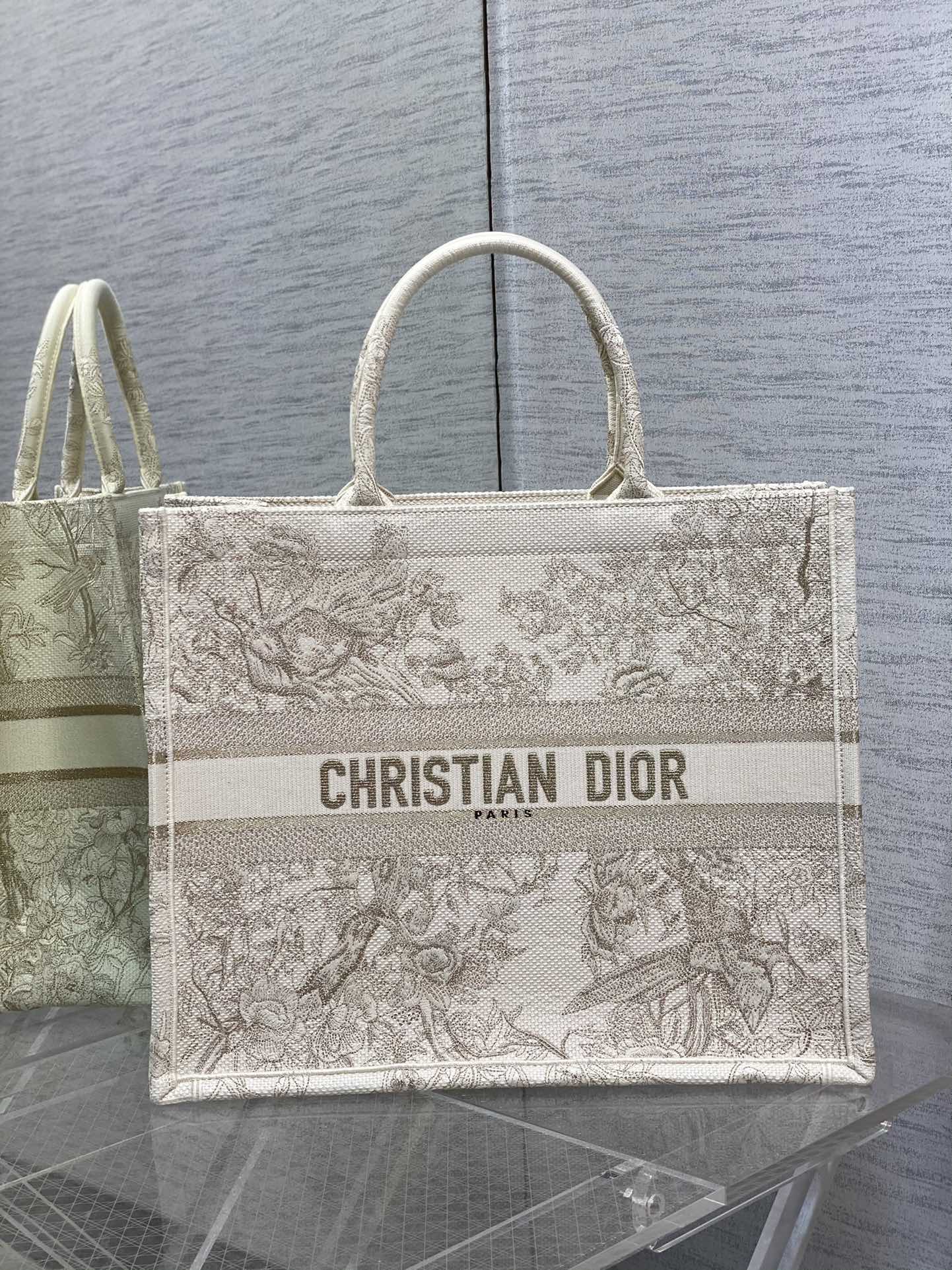 DIOR Tote Bag Embroidered Magpie Pattern Winter Garden
