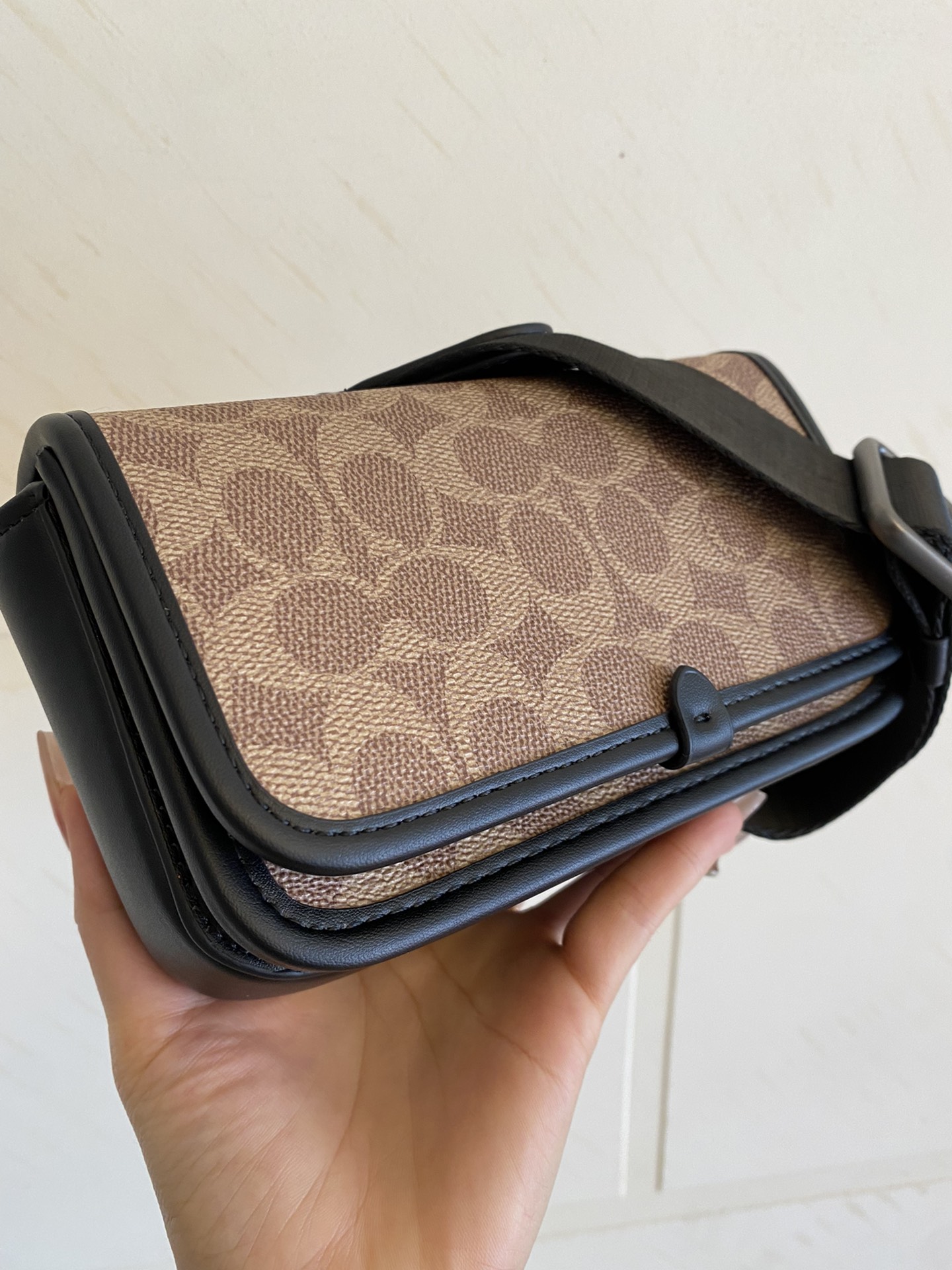 Coach coach蔻驰C2602新款男包charter手机包 单肩斜挎包腰包胸包 标志涂层帆布和精制小牛皮
