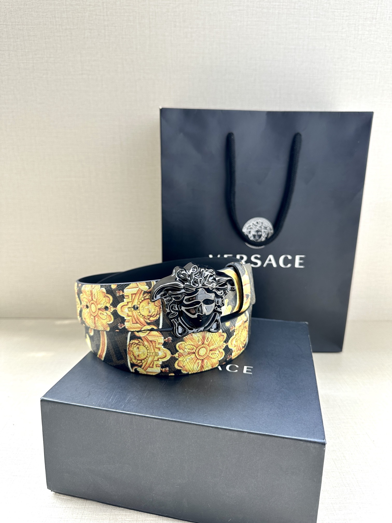 宽度3.8cmVERSACE/FENDI标志造型宽皮带联名钉扣式美人头扣范思哲原版进3D打印花绘印有浮雕