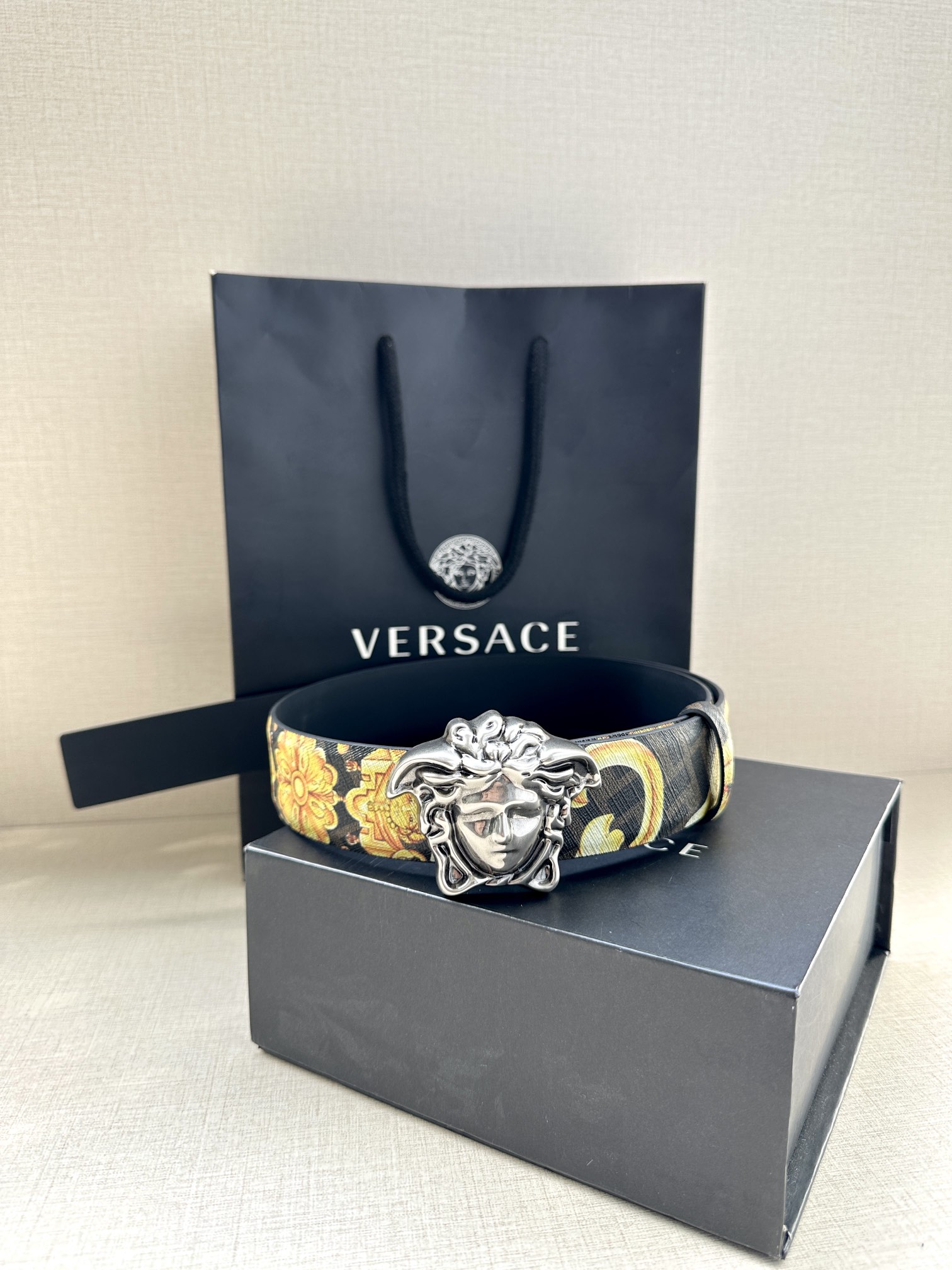 宽度3.8cmVERSACE/FENDI标志造型宽皮带联名钉扣式美人头扣范思哲原版进3D打印花绘印有浮雕