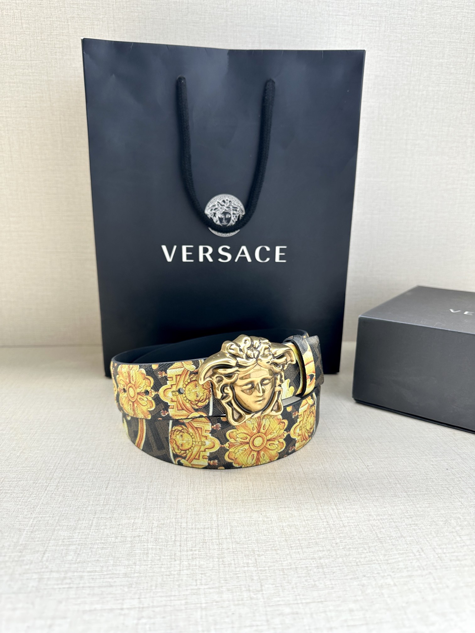 宽度3.8cmVERSACE/FENDI标志造型宽皮带联名钉扣式美人头扣范思哲原版进3D打印花绘印有浮雕