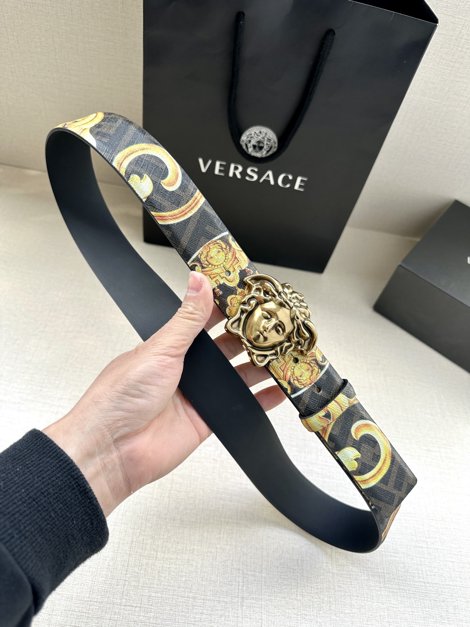 宽度3.8cmVERSACE/FENDI标志造型宽皮带联名钉扣式美人头扣范思哲原版进3D打印花绘印有浮雕