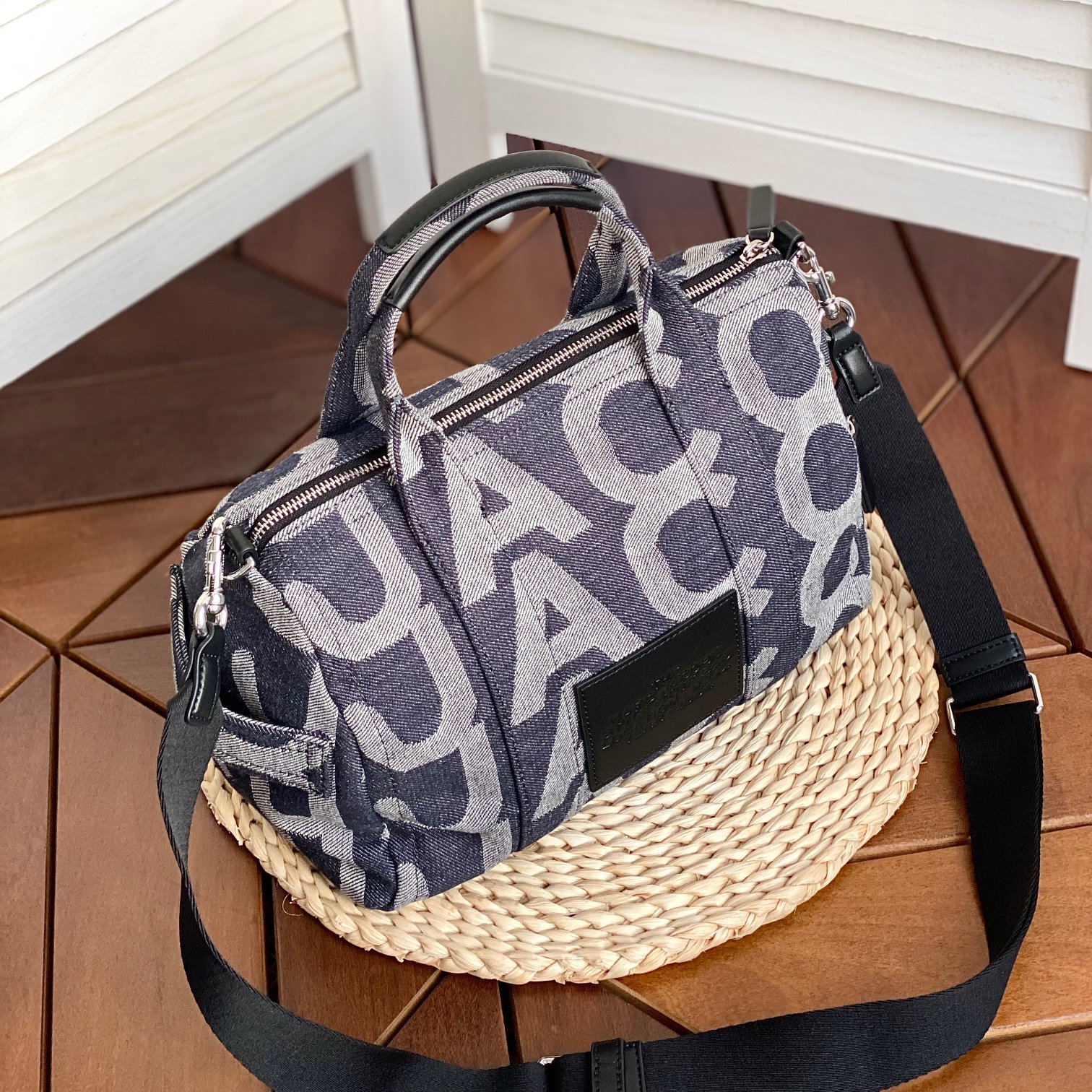 Marc Jacobs 提花针织大字母LoGo 秋冬款，拼牛皮 肩带可拆卸可调节长短 三码合一 代购可入 尺寸：31*24*18cm