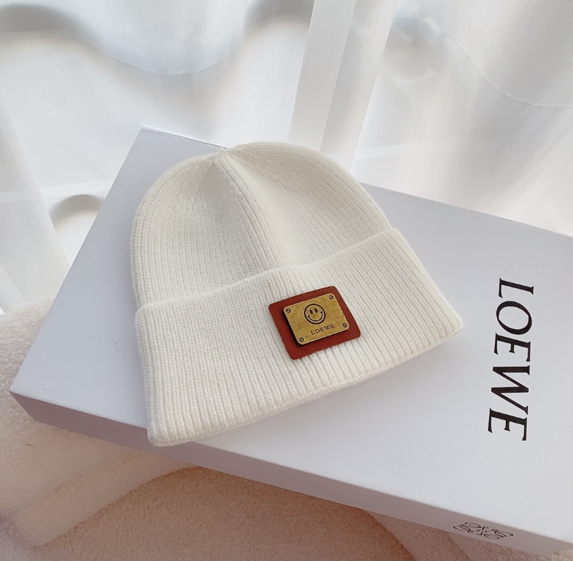 Designer Fake
 Loewe Hats Knitted Hat Knitting Fashion