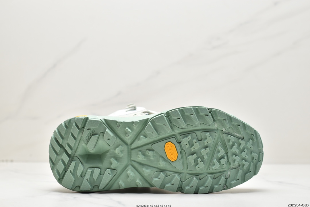 The mountain brand Hoka One One became popular because of its joint project with Engineered Garments 1123370-CTBS