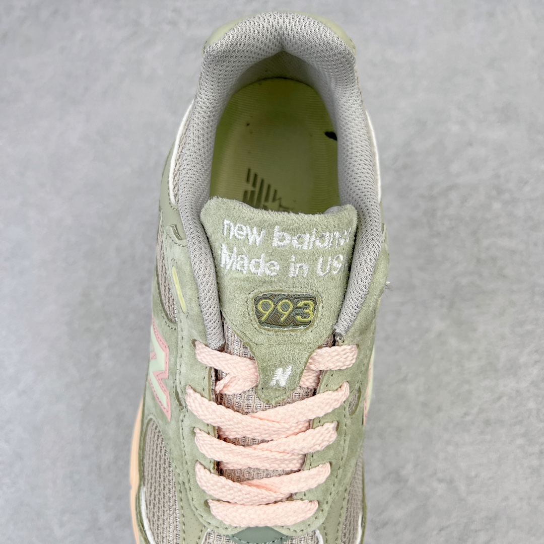 图片[5]-＃K版纯原 Joe Freshgoods x New Balance MR993JG1 新百伦NB993 联名绿粉 第三代总统复古慢跑鞋 鞋身以网眼鞋面结合同色系优质麂皮革构成，鞋舌处点缀 New Balance Made In USA 同色系刺绣标识，彰显鞋款身份。鞋侧点缀银色 \\\”993\\\” 字样，丰富鞋身设计的同时，构建时尚外观。鞋款搭载 ABZORB 缓震系统，通过缓冲和抗压性的结合来吸收冲击力，舒适功能升级。同时搭配泛黄做旧中底，打造丰富层次感，缔造出色复古韵味。尺码：36 37 37.5 38 38.5 39 40 40.5 41.5 42 42.5 43 44 44.5 45-选品中心