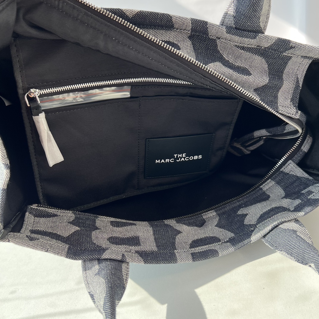 Marc Jacobs Marc Jacobs 2022托秋冬新品，大号尺寸：41*34*15