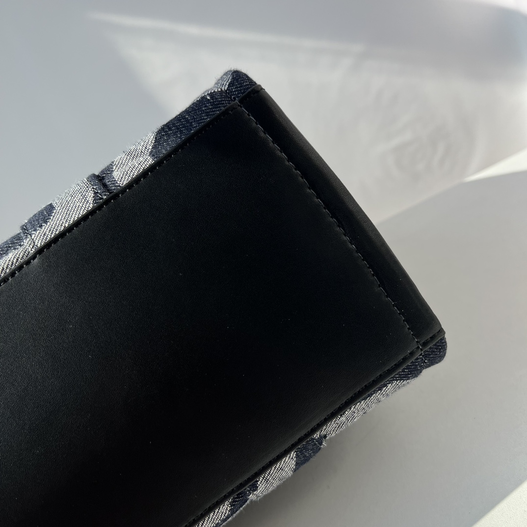 Marc Jacobs Marc Jacobs 2022托秋冬新品，大号尺寸：41*34*15
