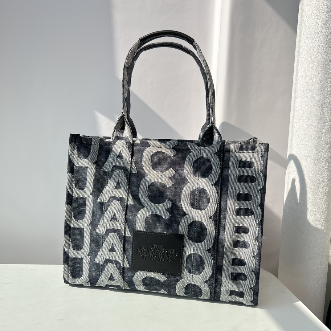 Marc Jacobs Marc Jacobs 2022托秋冬新品，大号尺寸：41*34*15