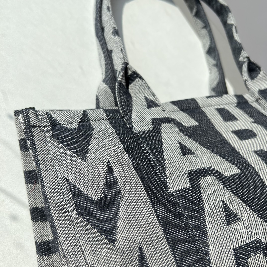 Marc Jacobs Marc Jacobs 2022托秋冬新品，大号尺寸：41*34*15