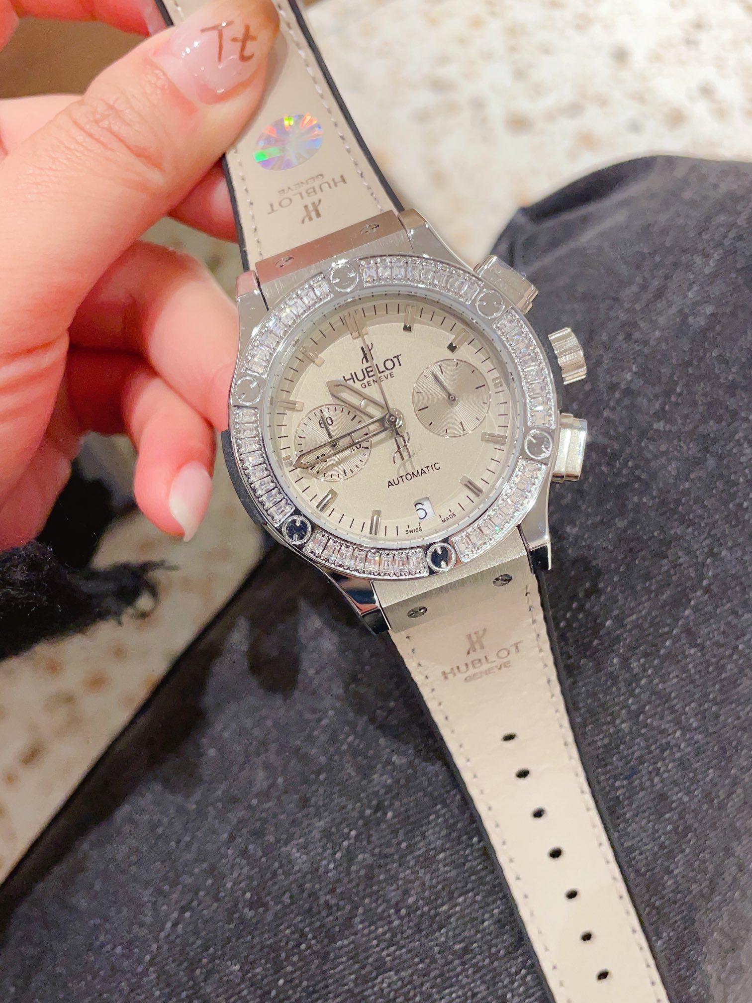 Hublot Big Bang Women’s Watch Collaboration with Artist Chen Mandarin – Luxurious and Elegant Timepiece - 图片 5