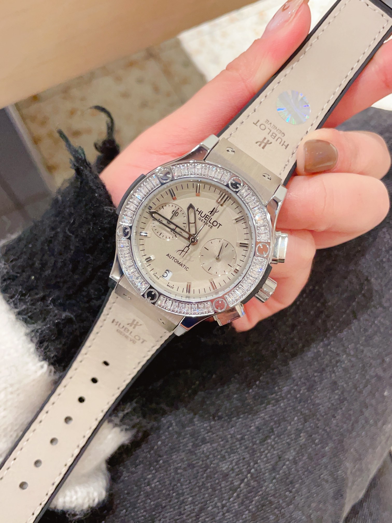 Hublot Big Bang Women’s Watch Collaboration with Artist Chen Mandarin – Luxurious and Elegant Timepiece - 图片 7