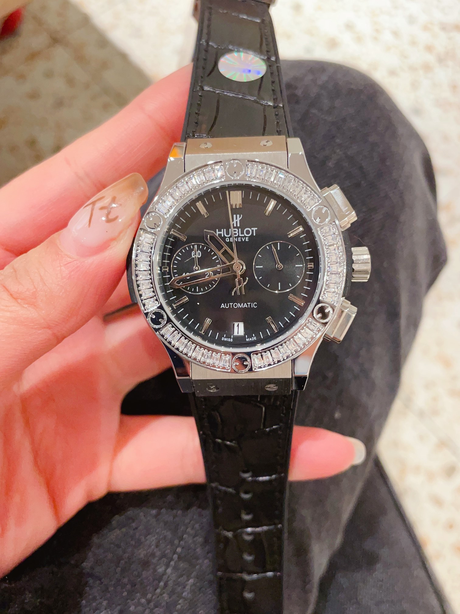 Hublot Big Bang Women’s Watch Collaboration with Artist Chen Mandarin – Luxurious and Elegant Timepiece - 图片 3