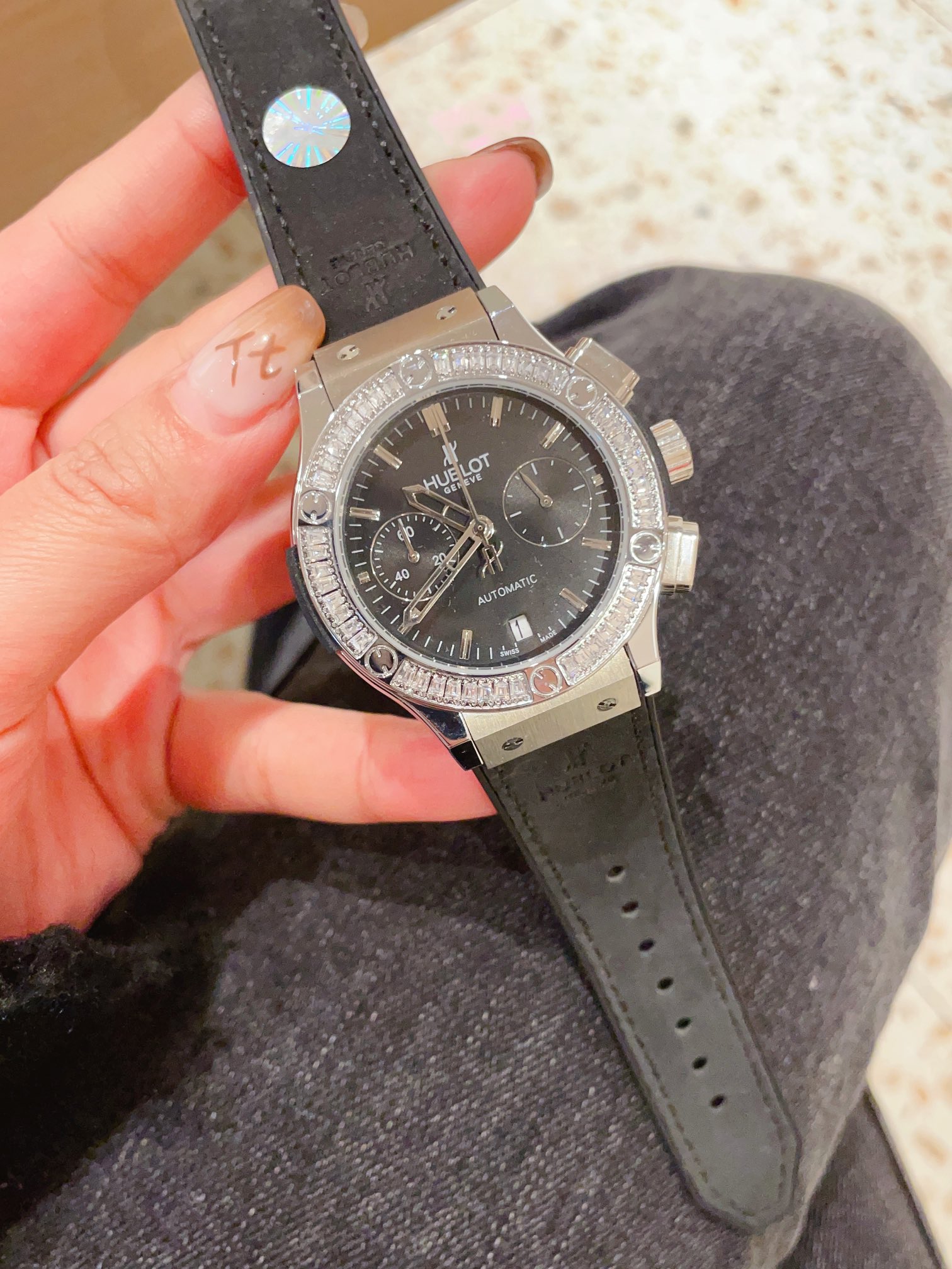 Hublot Big Bang Women’s Watch Collaboration with Artist Chen Mandarin – Luxurious and Elegant Timepiece - 图片 4