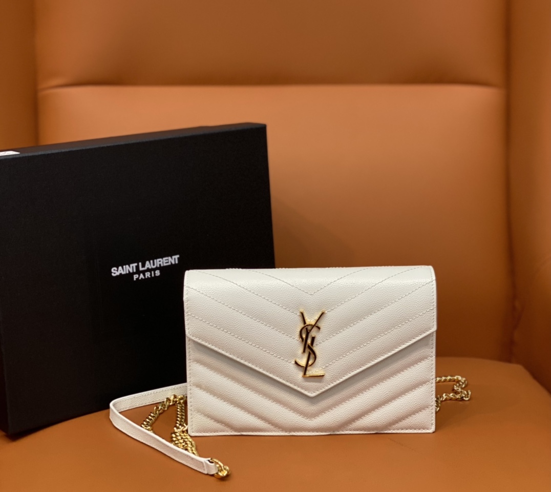 NO:179696,Genuine grade original leather version Y family classic crossbody upgraded chain bag Jingtian same style 393953# [Platinum] uses imported ball pattern caviar cowhide imported hardware accessories, the shoulder strap can be removed and used as a handbag. The most important thing is that it can hold 20 cards inside. Put in iPhone7P and iPhoneX. The average pressure size is 20 14 5cm [all packaged], YSL, saint laurent, cowhide19860909正品级 原厂皮版本 Y家经典斜挎升级版链条包景甜同款393953#【白金】采用进口球纹鱼子酱牛皮进口五金配件,肩带拆掉可直接当手包用哦 最重要的是里面能放20张卡 置入iPhone7P、iPhoneX 均压力尺寸20 14 5cm【均配包装】,YSL,saint laurent,cowhide,Bag