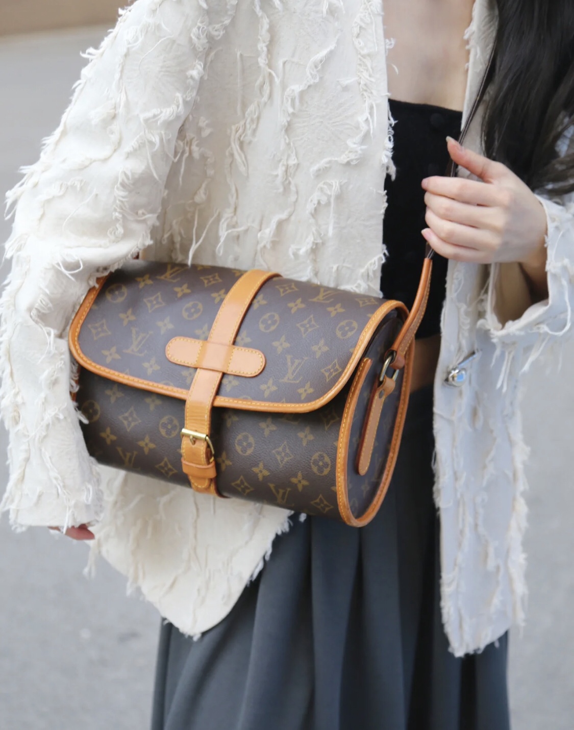 【中古圆桶腰鼓包】 51369老花/黄皮 模特图