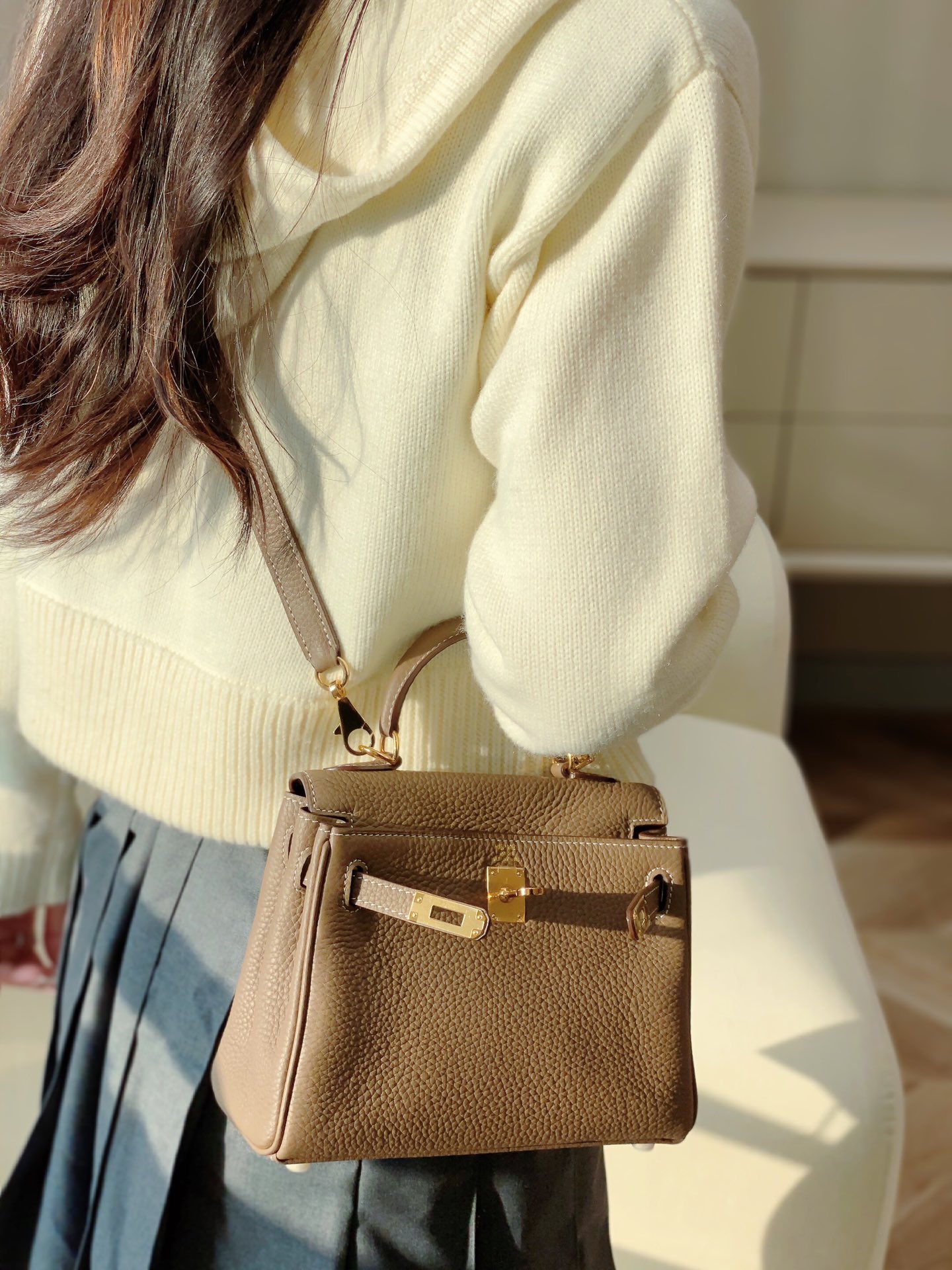 Ferragamo Classic Handcrafted Luxury Leather Shoulder Bag Ref.0D521C53 3