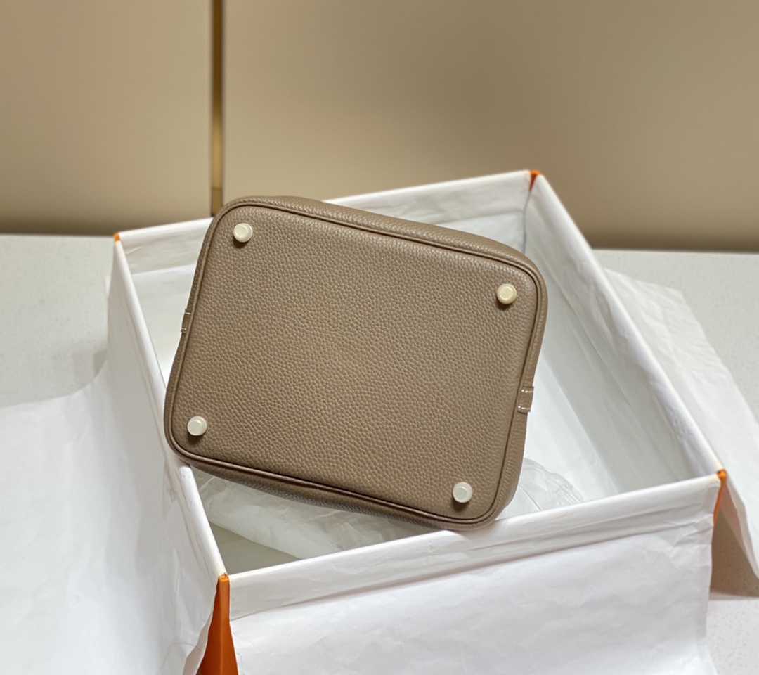 Hermès Luxury Handbag Collection 4