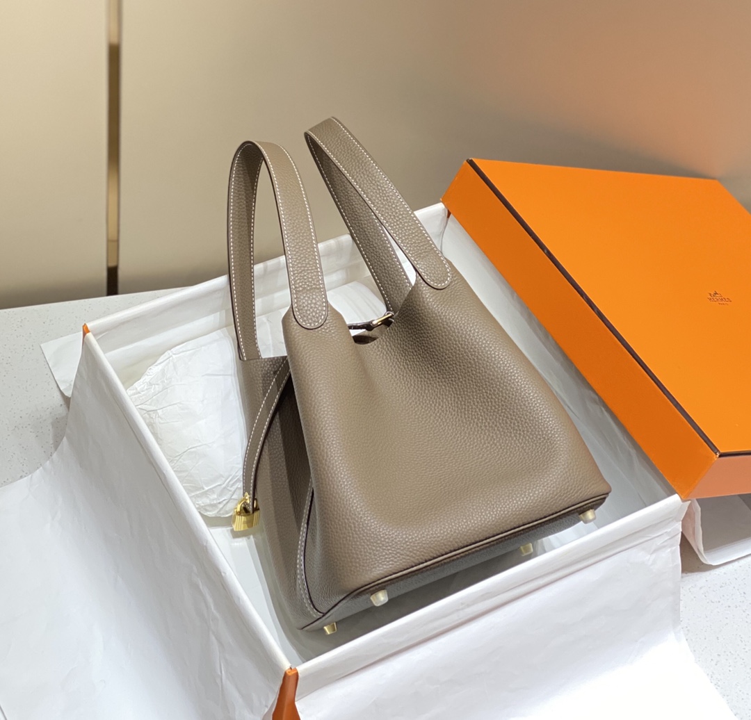 Hermès Luxury Handbag Collection 3