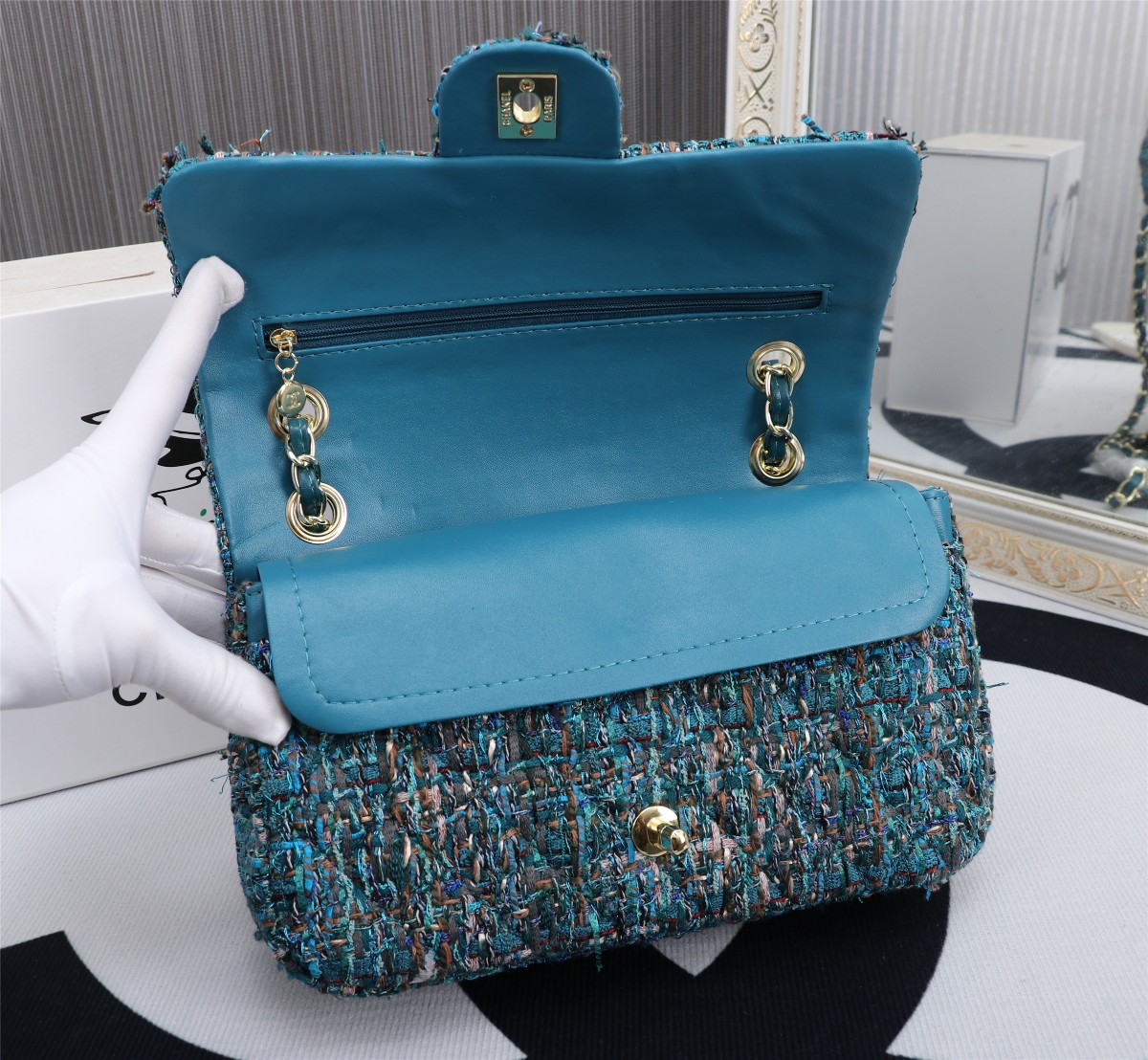 P200🌸CHANEL 2018早春编织CF 原版开模定制的金币复古双C logo 内里logo独特设计 尺寸25CM款号1112