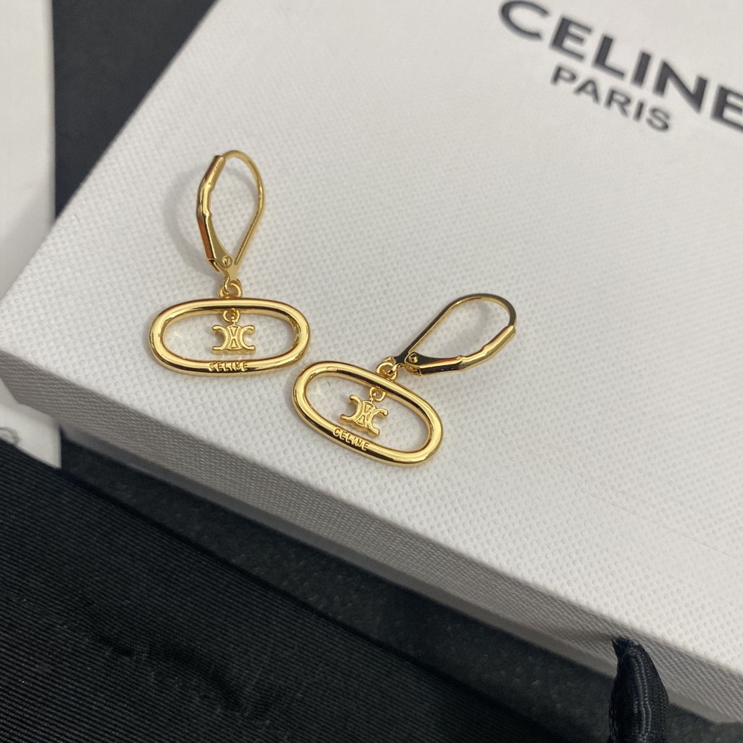 Celine赛琳耳钉一直是简约时尚界