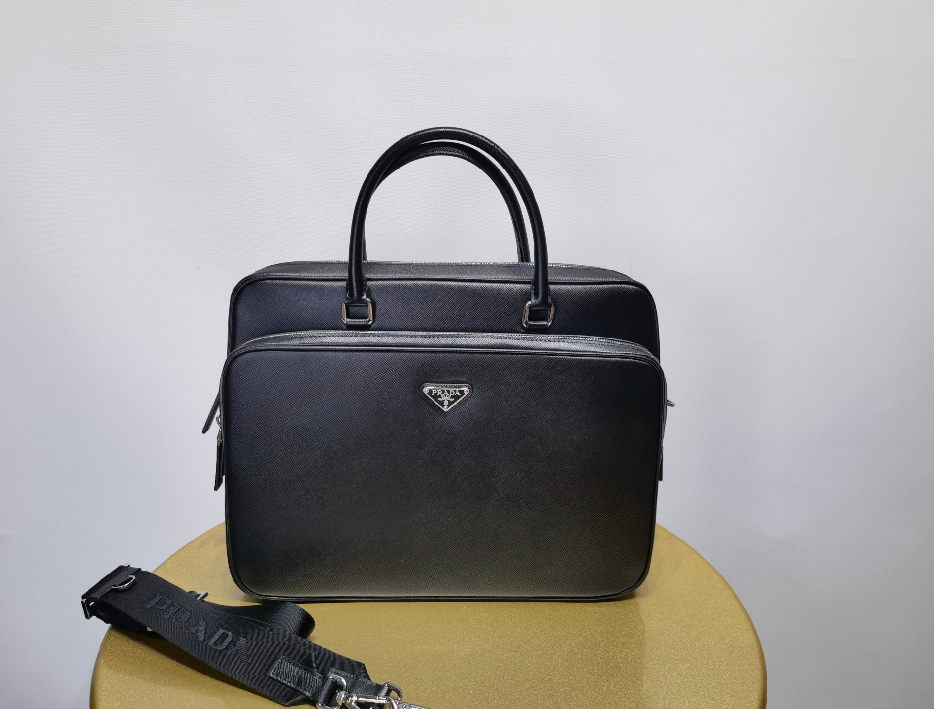 Портфель Prada