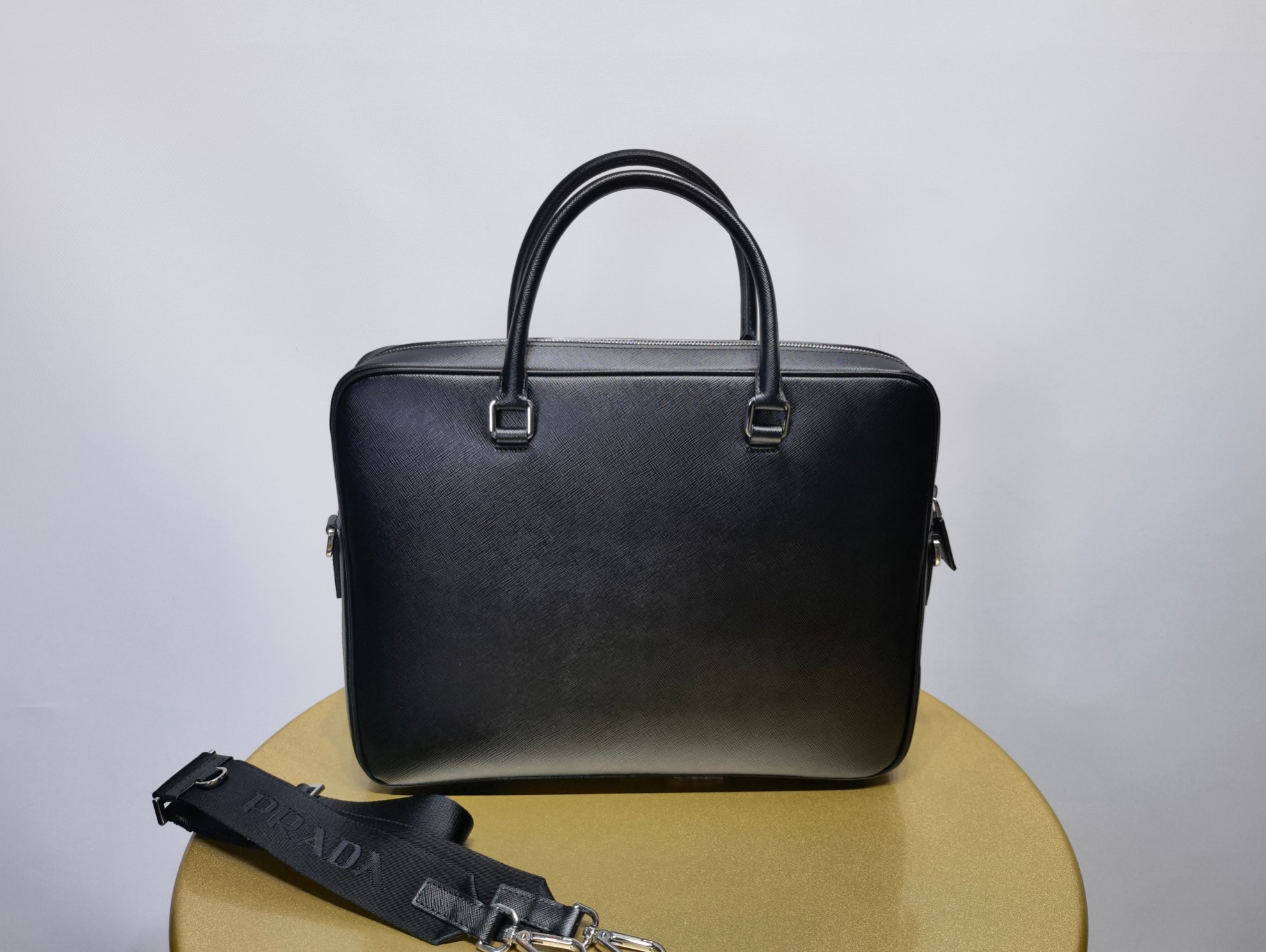Портфель Prada