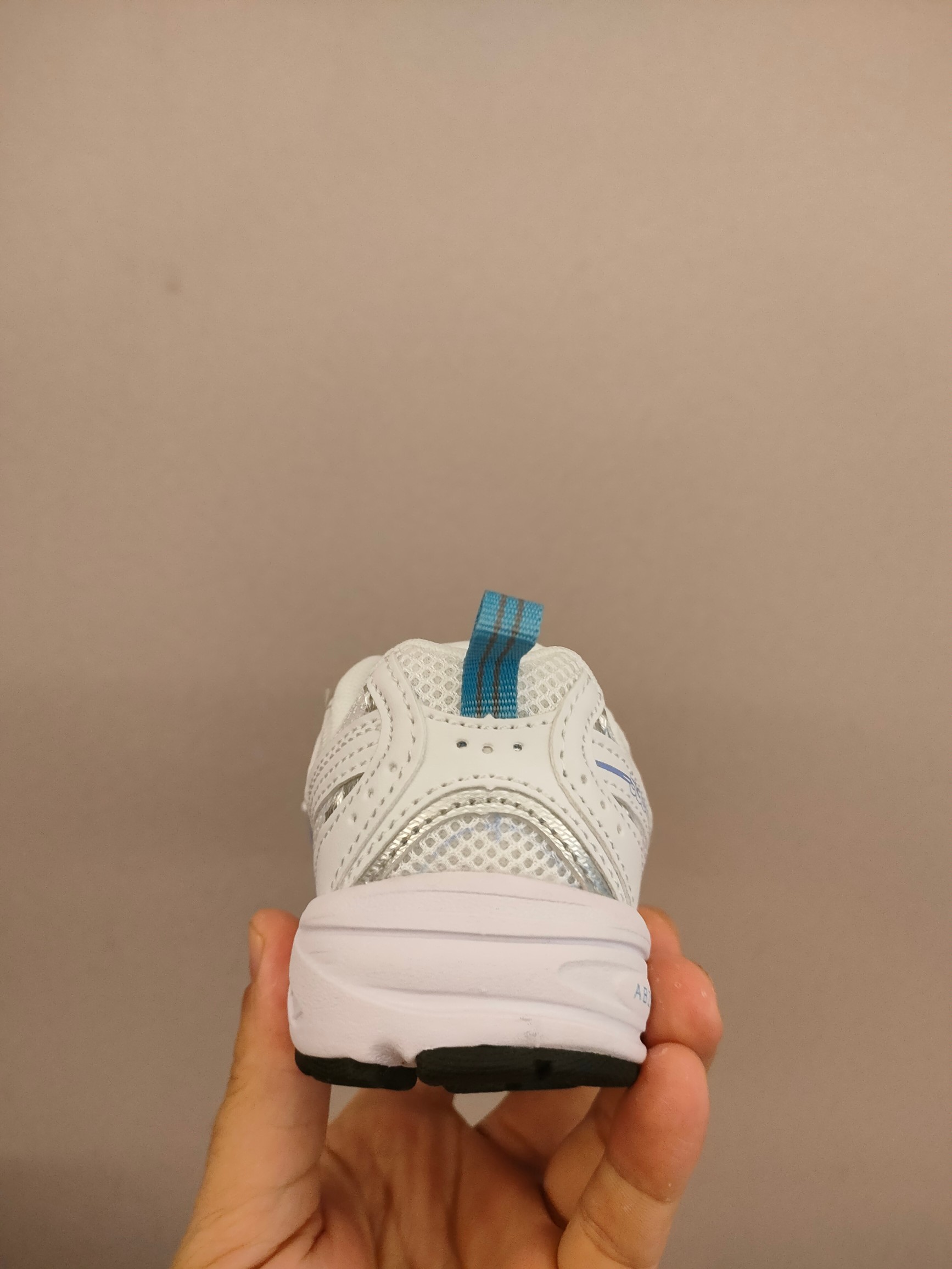 图片[5]-ＮＢ530亲子款软材质+魔术贴+防臭海波丽鞋店 尺码26-37 带来经典系列 经典的530系列！该系列传承了品牌的诸多优点，大胆创新！堪称经典系列里的经典，也是最为热门的系列！时隔一年，再次带来的童鞋，必属重磅～-选品中心