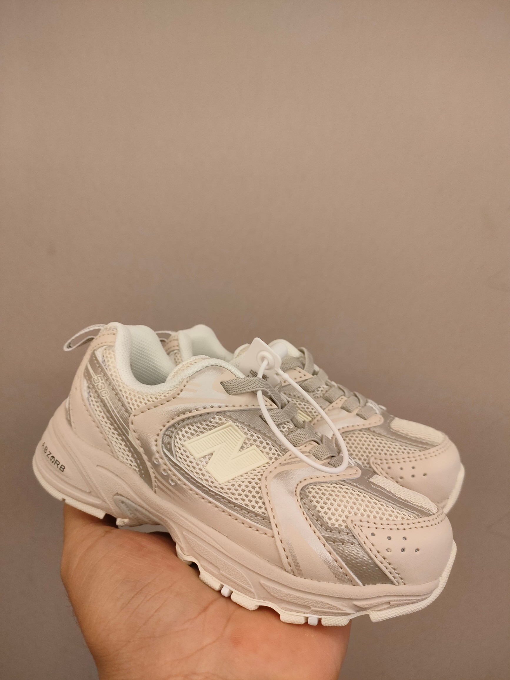 图片[2]-ＮＢ530亲子款儿童 魔术贴术贴+防臭海波丽鞋店 尺码26-37 带来经典系列 经典的530系列！该系列传承了品牌的诸多优点，大胆创新！堪称经典系列里的经典，也是最为热门的系列！时隔一年，再次带来的童鞋，必属重磅～-选品中心