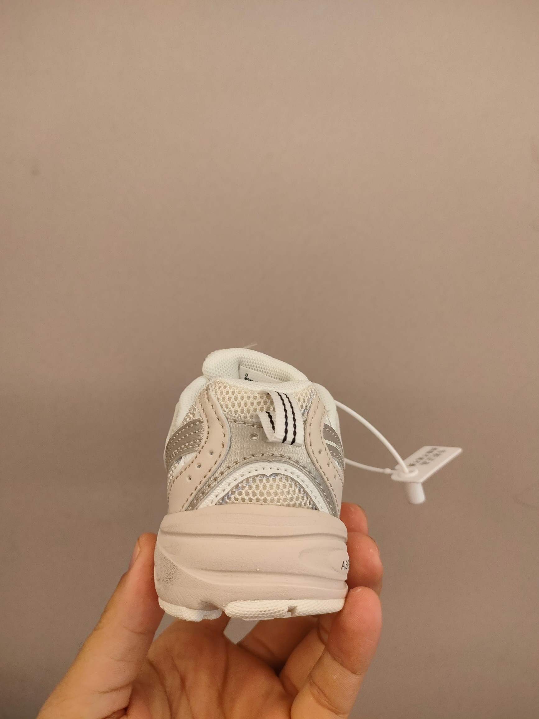 图片[5]-ＮＢ530亲子款儿童 魔术贴术贴+防臭海波丽鞋店 尺码26-37 带来经典系列 经典的530系列！该系列传承了品牌的诸多优点，大胆创新！堪称经典系列里的经典，也是最为热门的系列！时隔一年，再次带来的童鞋，必属重磅～-选品中心