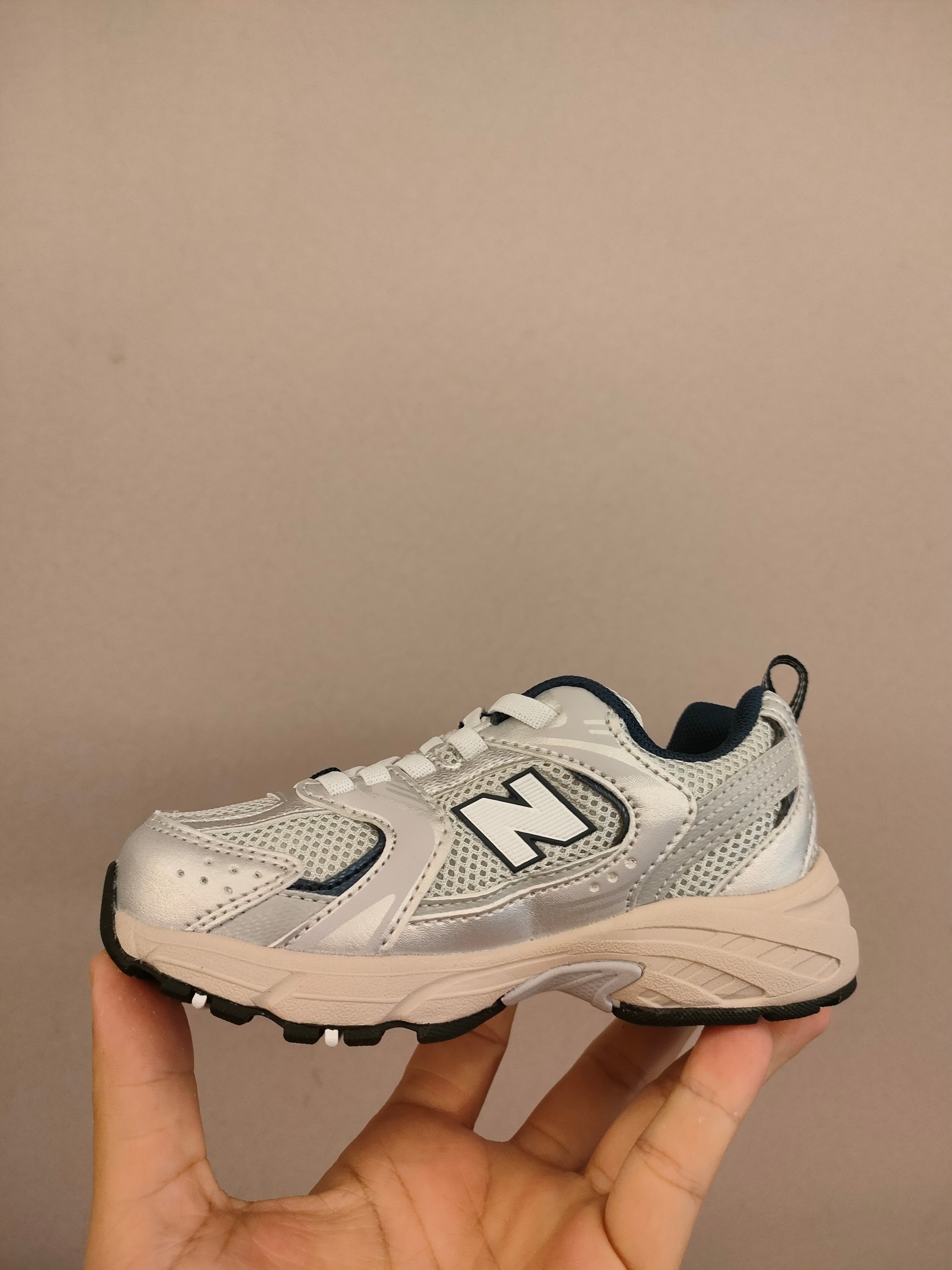 图片[4]-ＮＢ530亲子款儿童 魔术贴术贴+防臭海波丽鞋店 尺码26-37 带来经典系列 经典的530系列！该系列传承了品牌的诸多优点，大胆创新！堪称经典系列里的经典，也是最为热门的系列！时隔一年，再次带来的童鞋，必属重磅～-选品中心