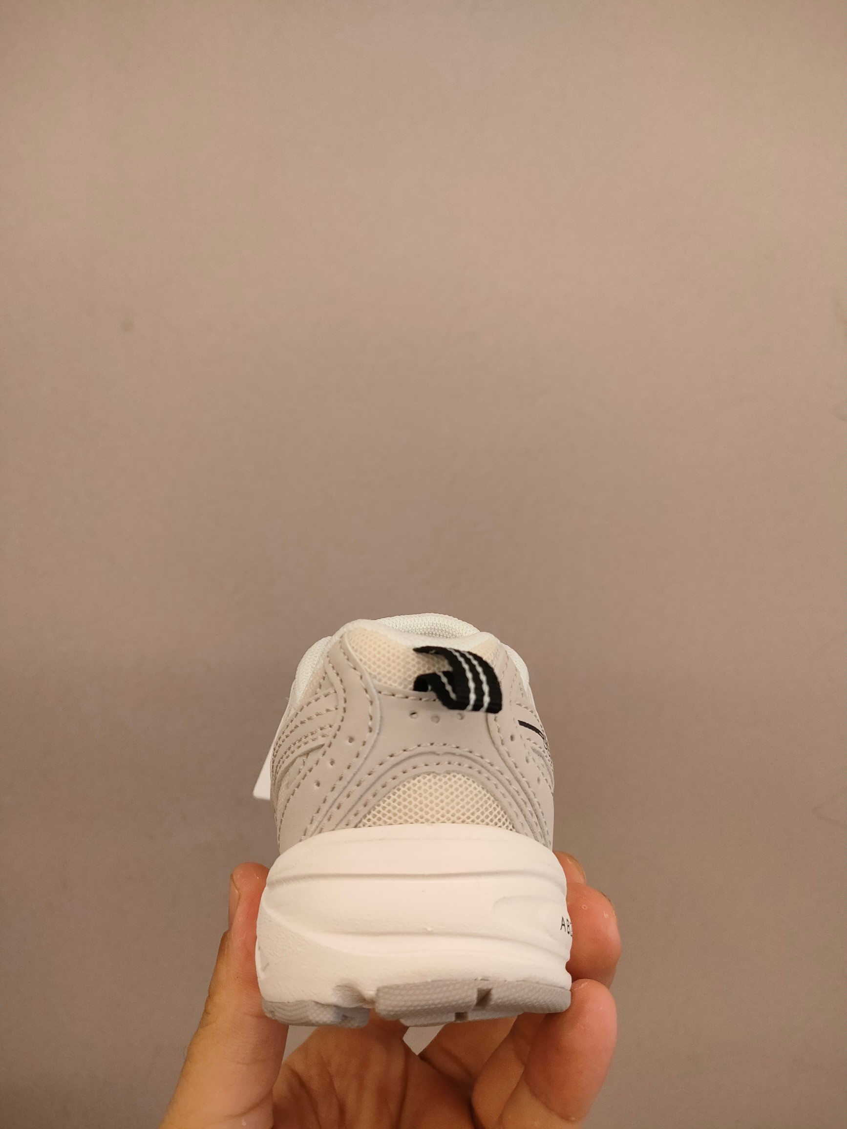 图片[5]-ＮＢ530亲子款儿童 魔术贴术贴+防臭海波丽鞋店 尺码26-37 带来经典系列 经典的530系列！该系列传承了品牌的诸多优点，大胆创新！堪称经典系列里的经典，也是最为热门的系列！时隔一年，再次带来的童鞋，必属重磅～-选品中心