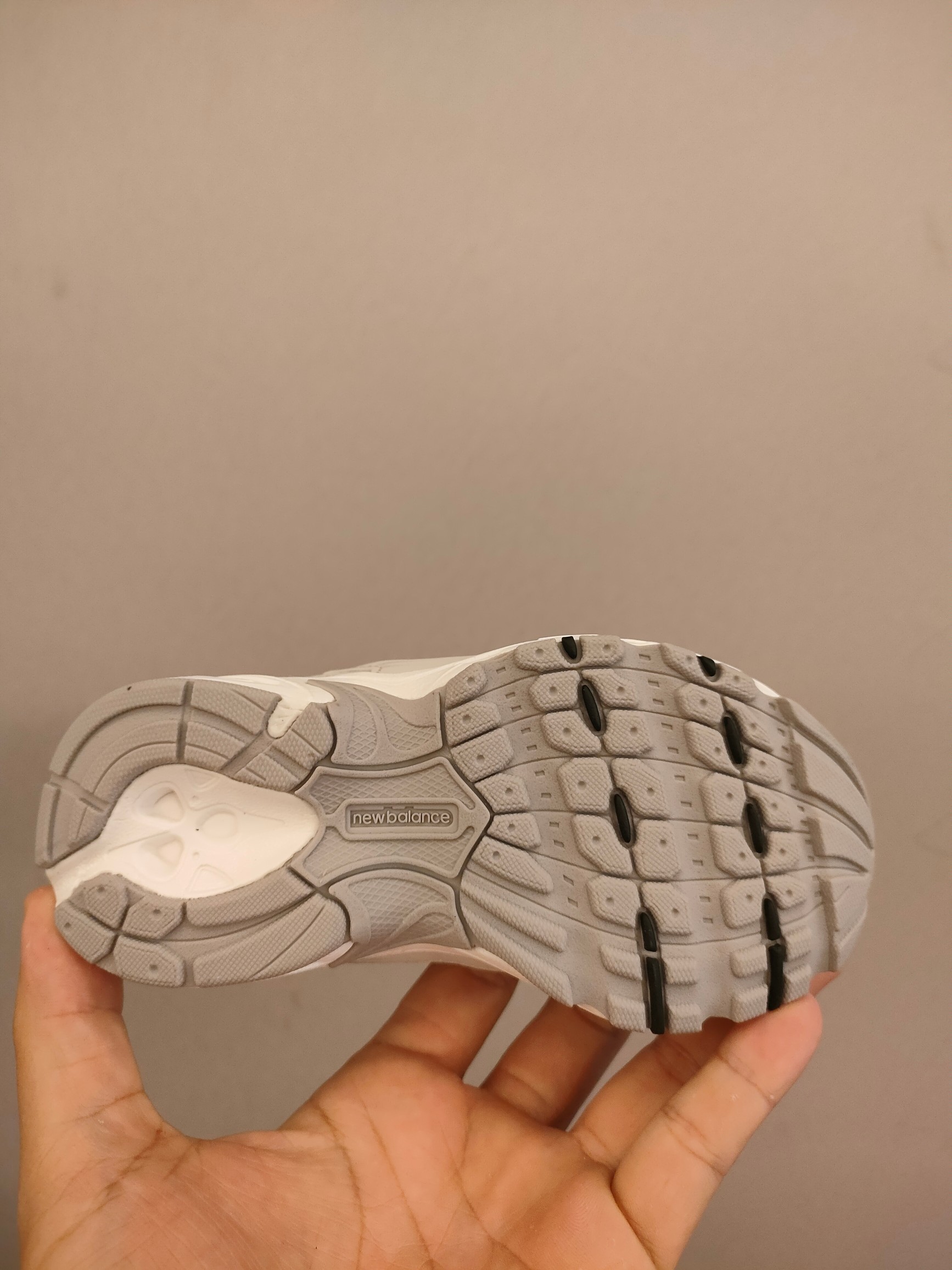 图片[6]-ＮＢ530亲子款儿童 魔术贴术贴+防臭海波丽鞋店 尺码26-37 带来经典系列 经典的530系列！该系列传承了品牌的诸多优点，大胆创新！堪称经典系列里的经典，也是最为热门的系列！时隔一年，再次带来的童鞋，必属重磅～-选品中心