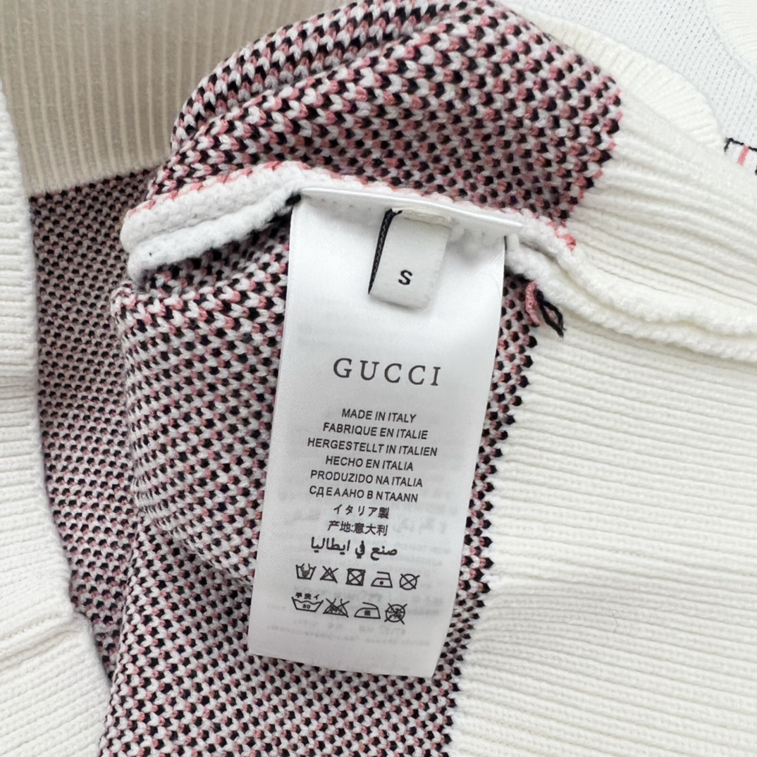 280 Gucci/古驰兔年限定款双G线条提花休闲圆领毛衣