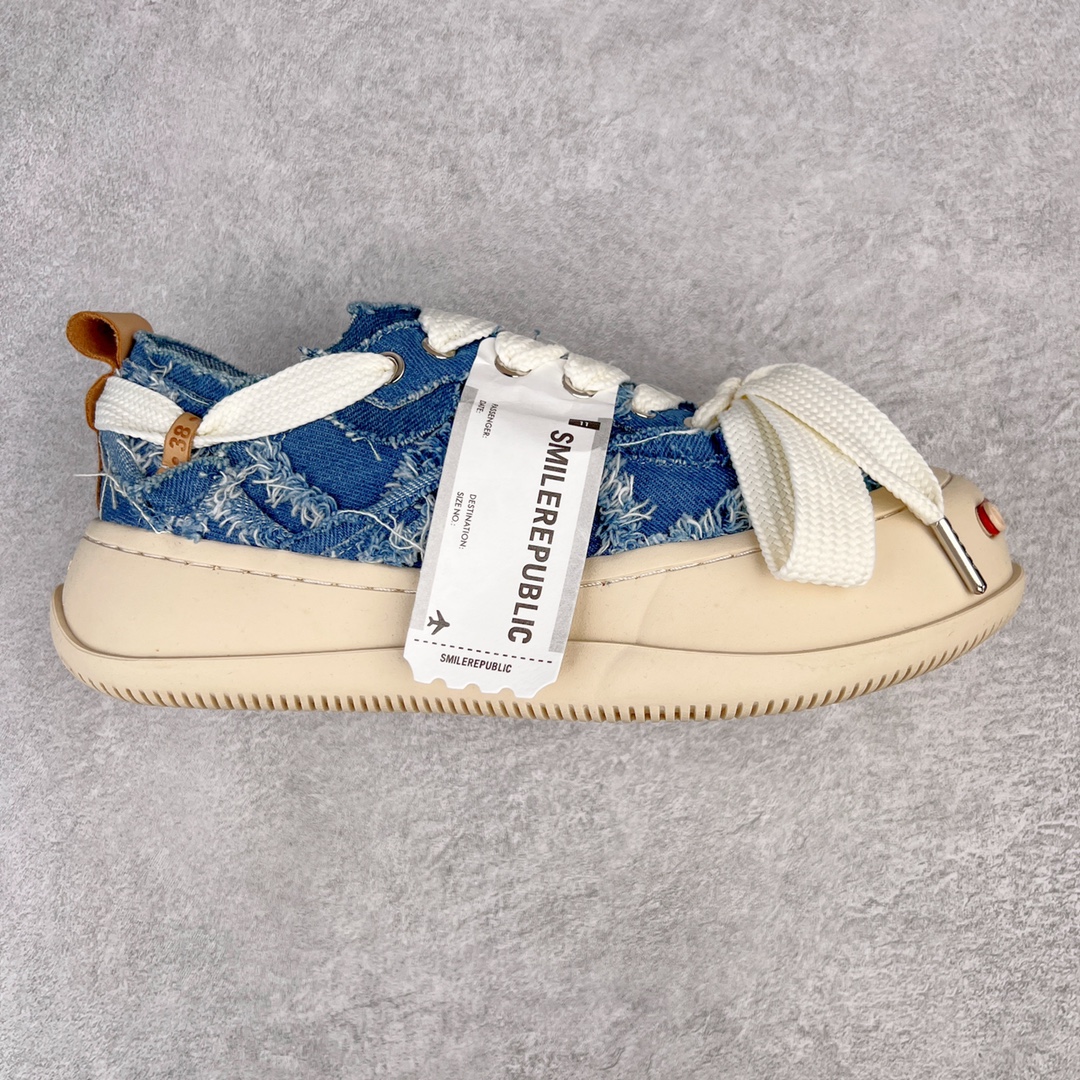 ＃开春福利 SMILEREPUBLIC檀健次同款经典新款起司猫低帮开口笑厚底帆布鞋 新晋街头鞋履品牌SMILEREPUBLIC Canvas 系列 以 SMILE 为灵感来源 捕捉潮流 主打柔软的帆布设计 有裁切的羊毛流苏与独特编织技艺 超软水染牛皮内里 注塑成型鞋垫 4cm厘米外增高效果橡胶鞋底 尺码：35 36 37 38 39 40 41 42 43 44-选品中心