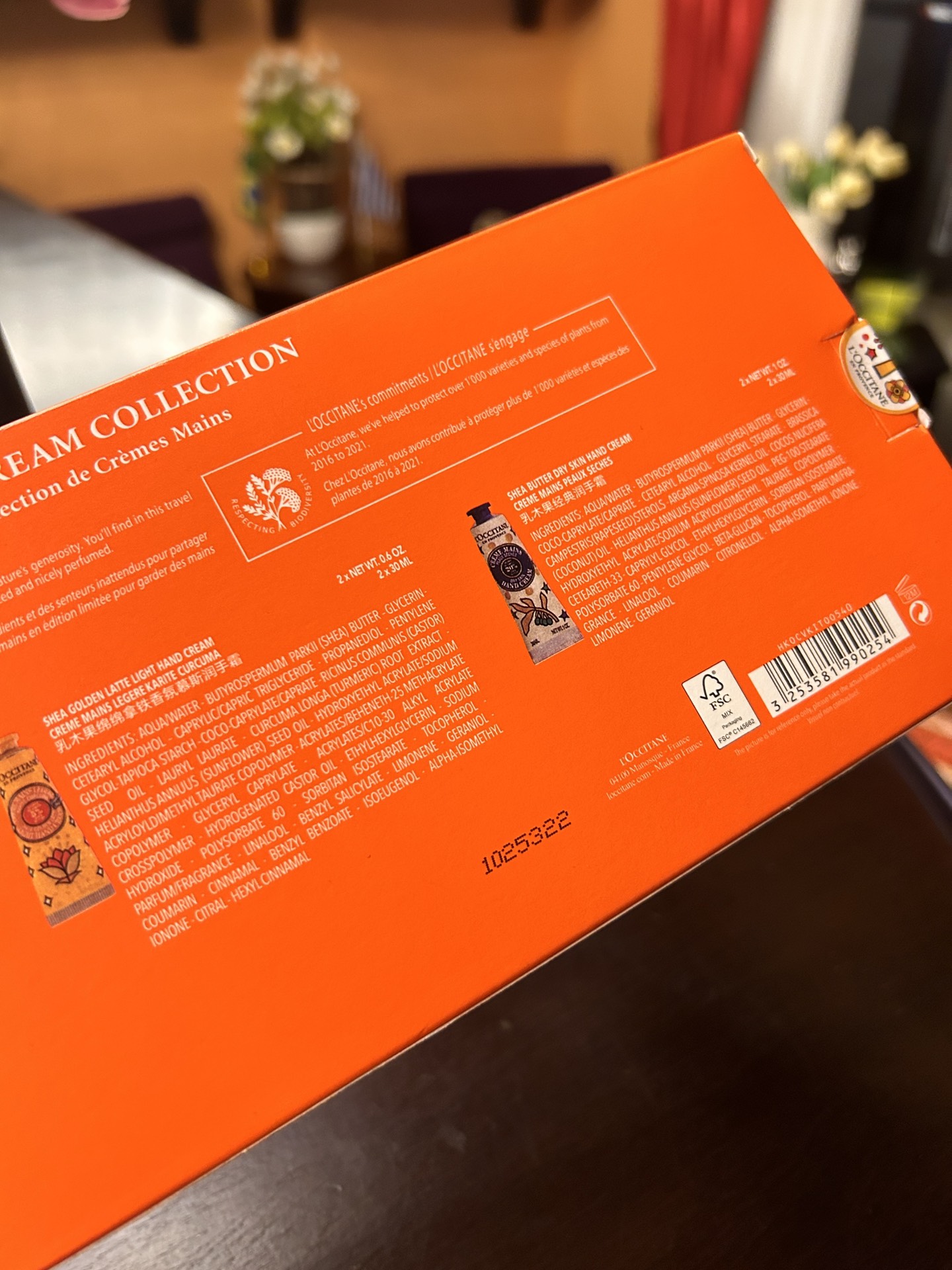 L'Occitane Holiday Edition Hand Cream. Presented in seasonal festive pac - Comprehensive 7