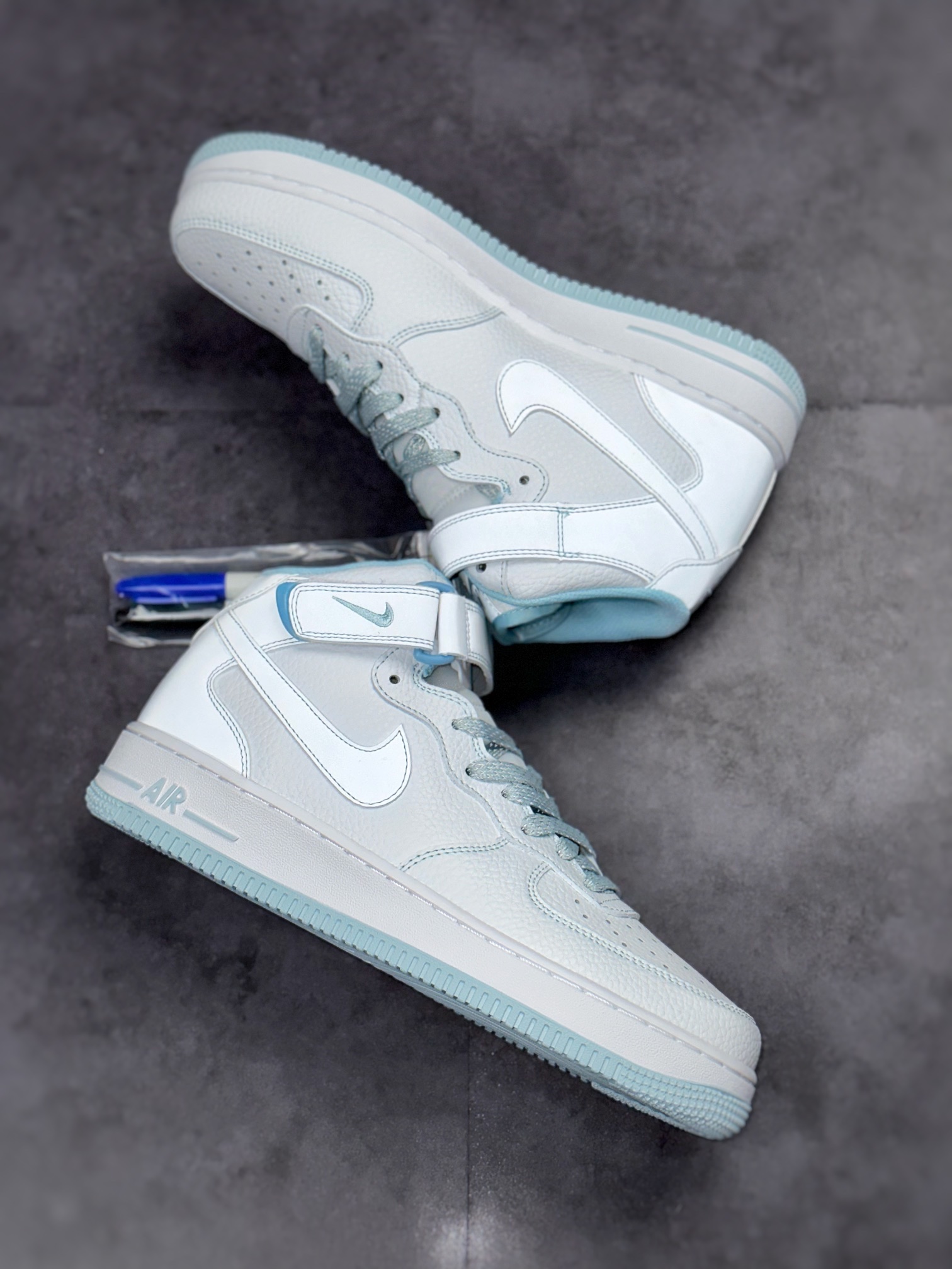 Nike Air Force 1 Mid 冰蓝满天星 MK0619-255
